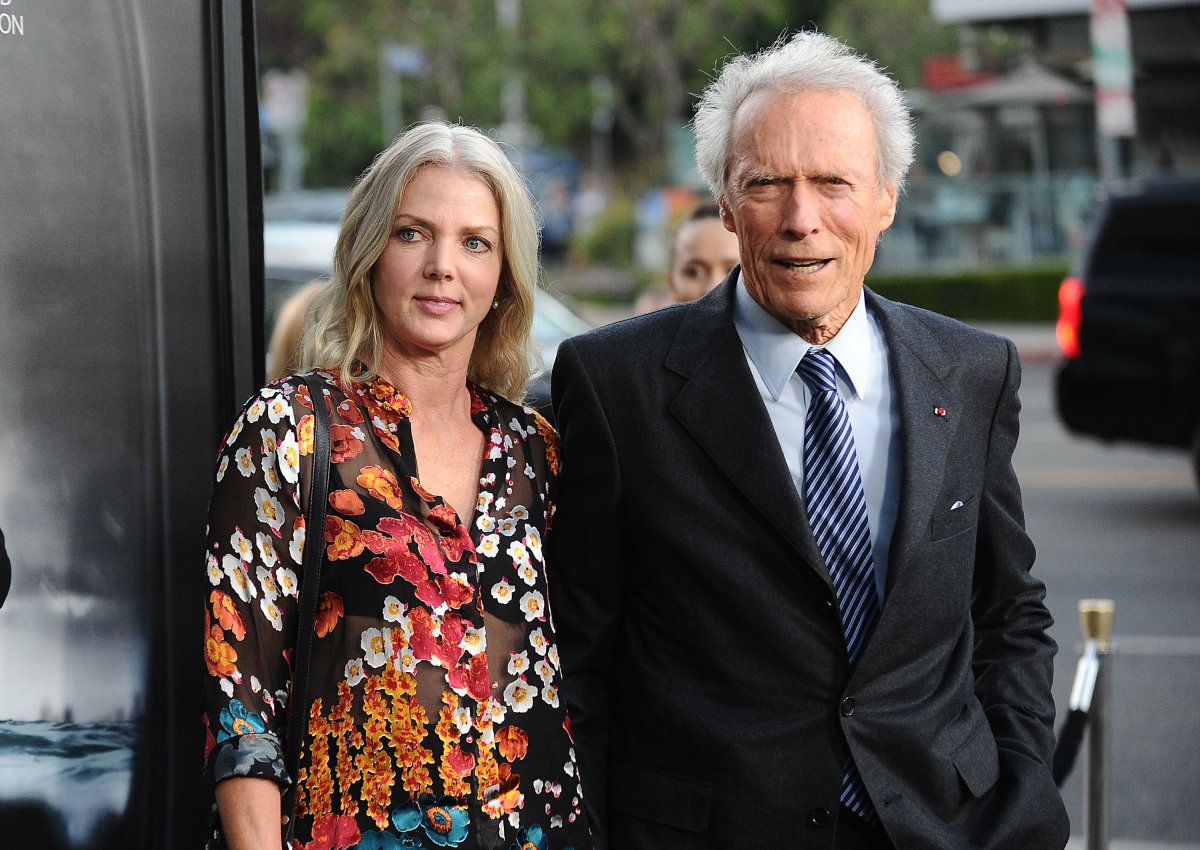 Clint Eastwood y Christina Sandera