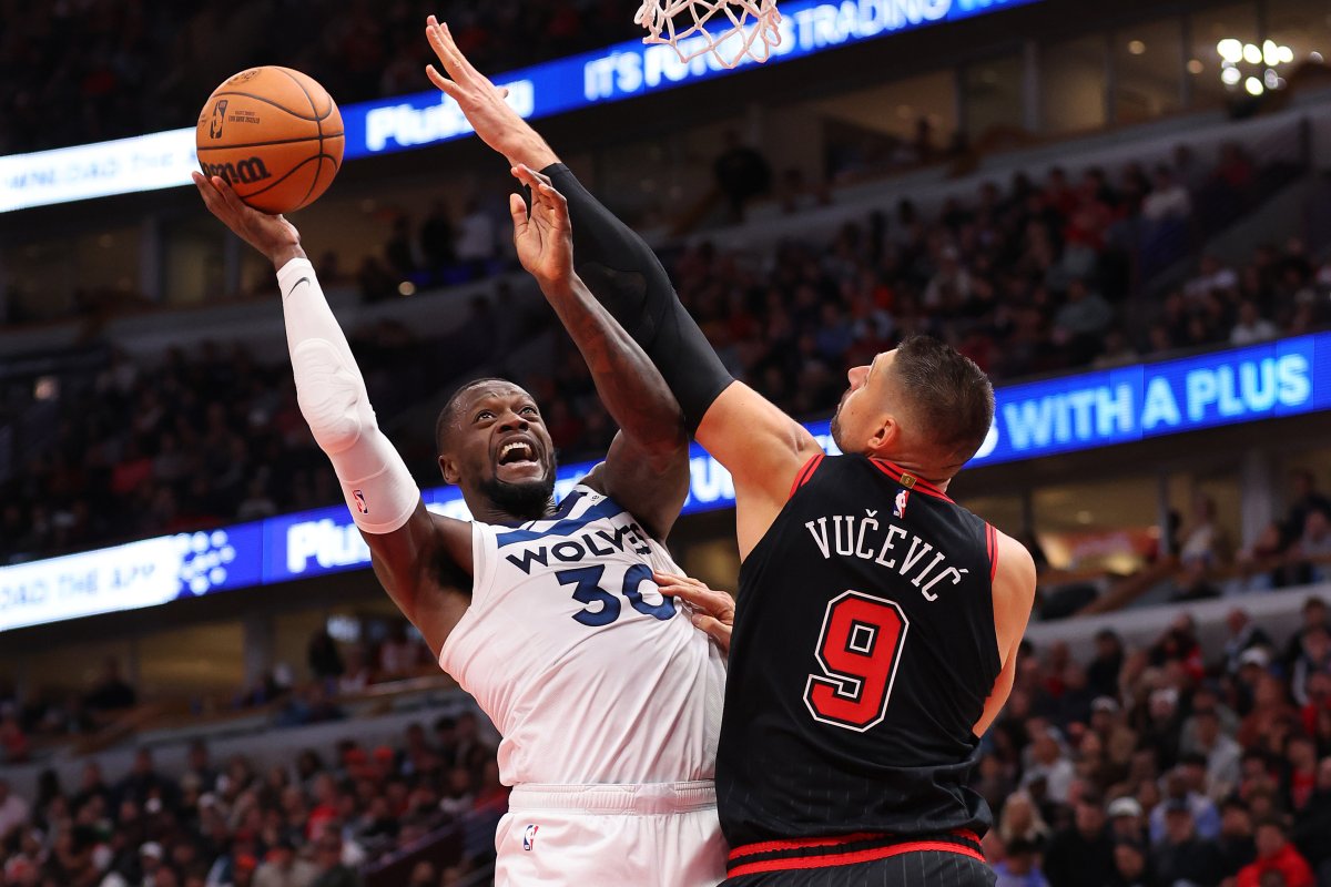 Julius Randle and Nikola Vucevic