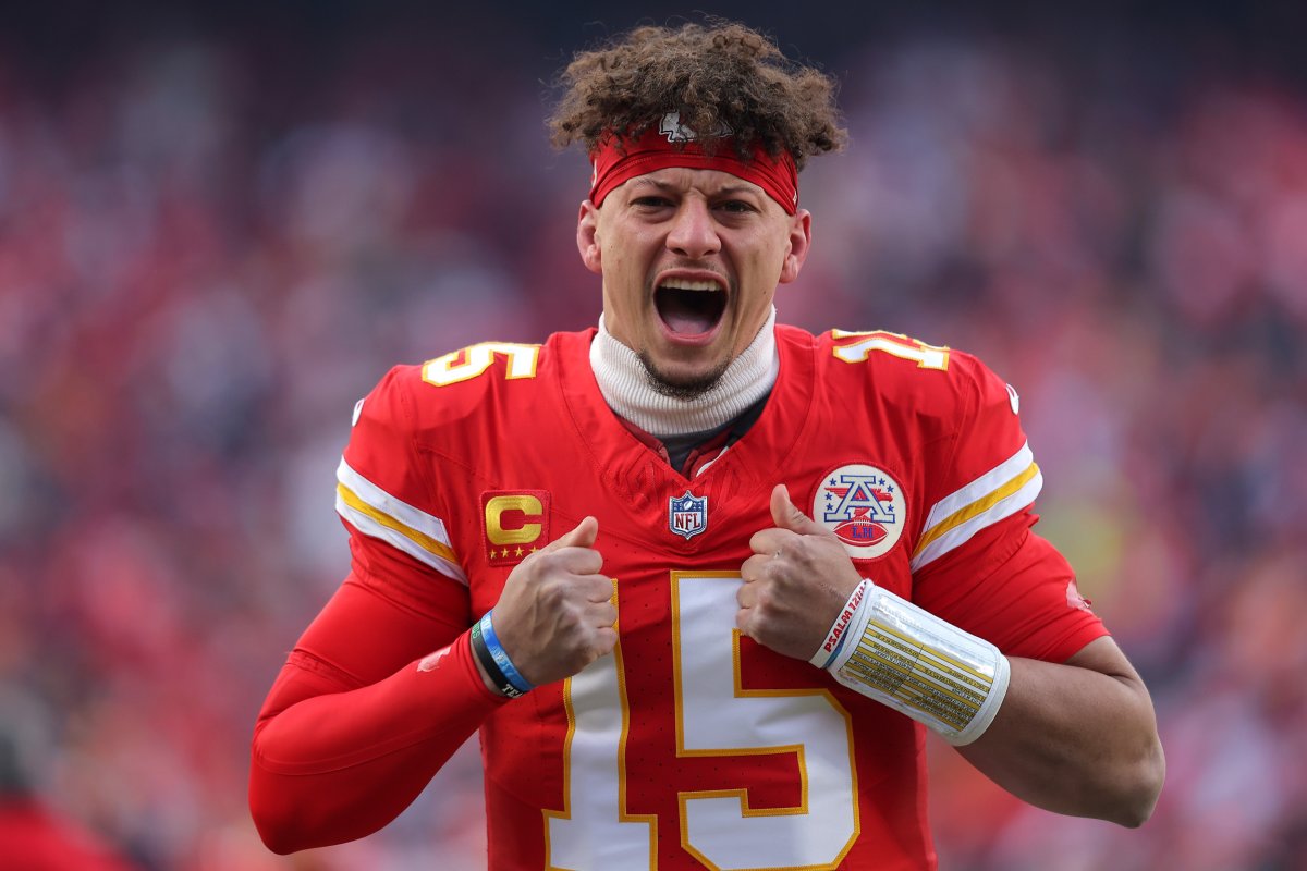 Fans React to Chiefs, Patrick Mahomes Already Getting Bailed Out by