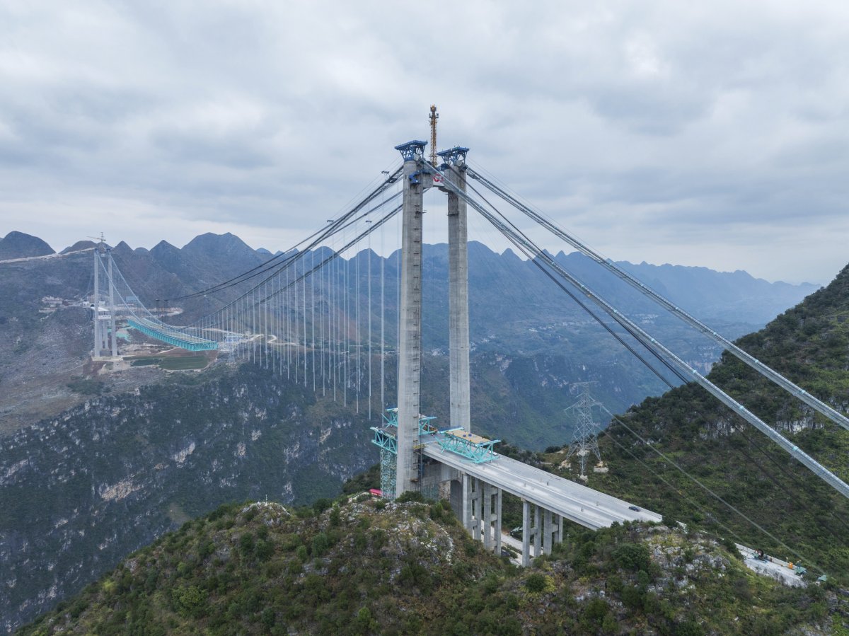 Huajiang Grand Canyon Bridge 