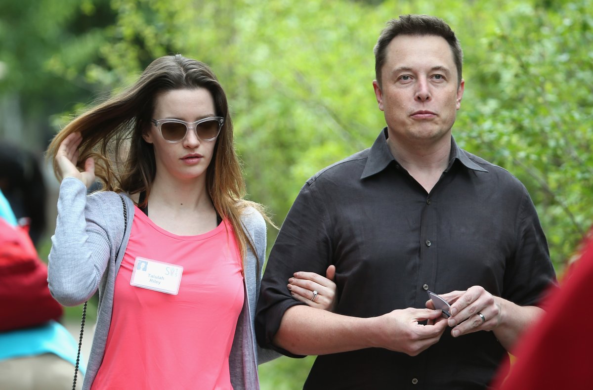 Inside Elon Musk's Relationship Historical past