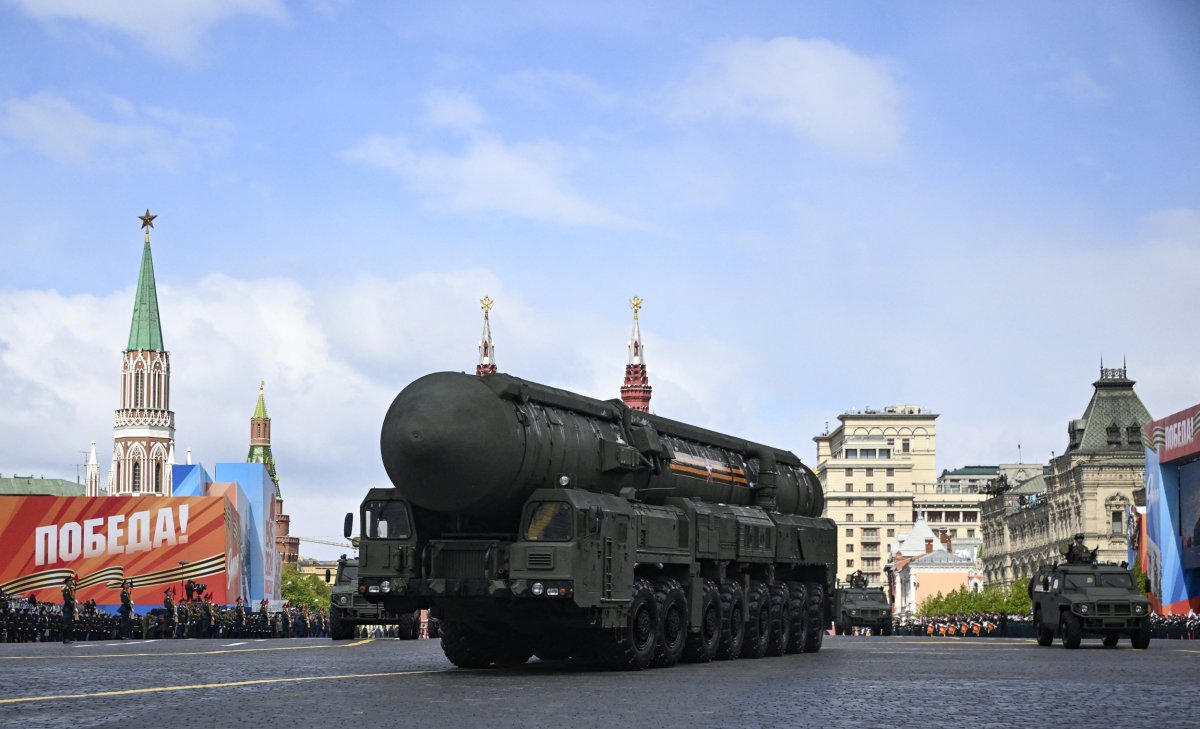 Russia Displays Nuclear Intercontinental Ballistic Missile