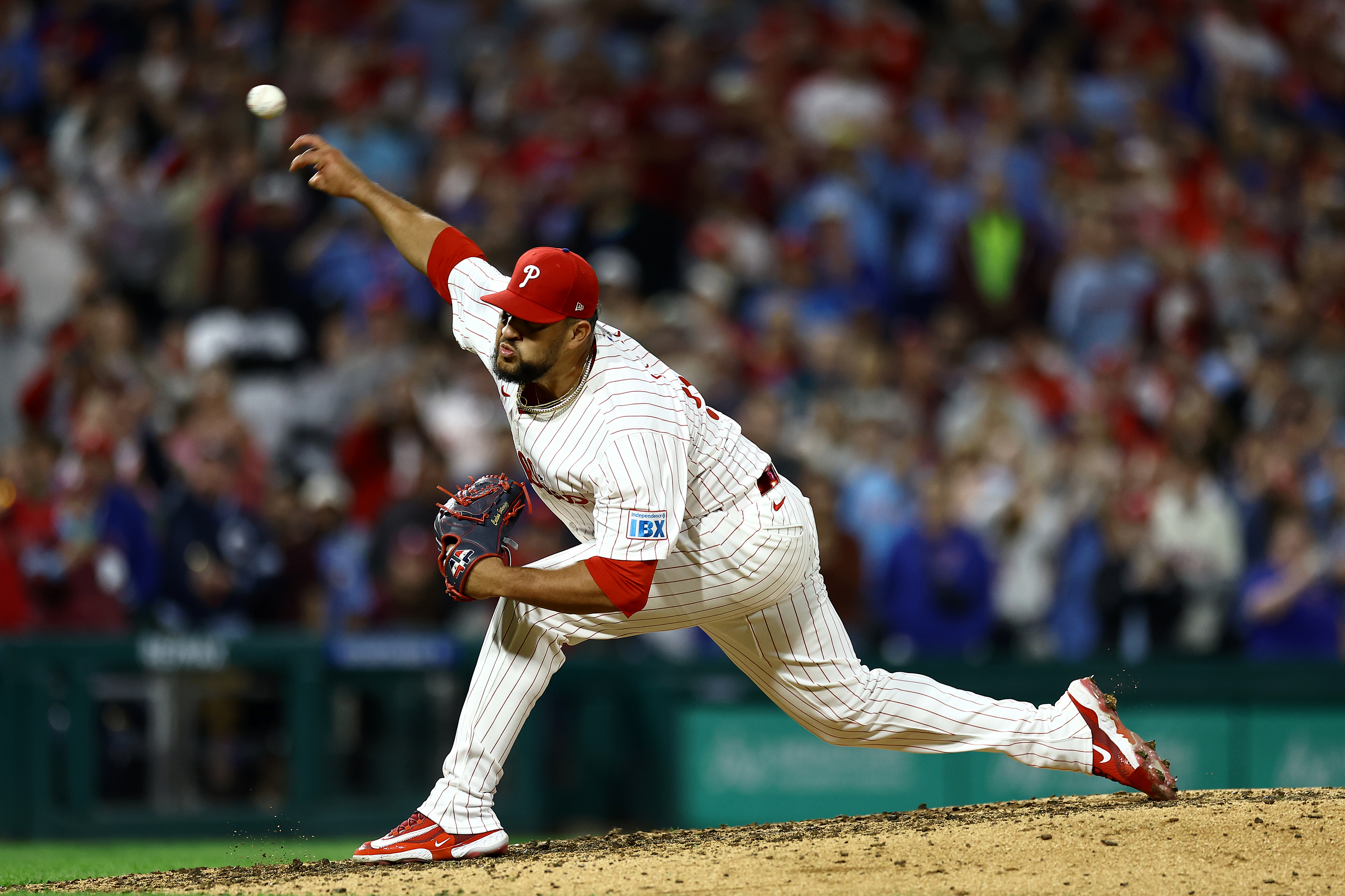 Could Shocking NL Club Steal $42 Million Pitcher From Phillies, Red Sox?
