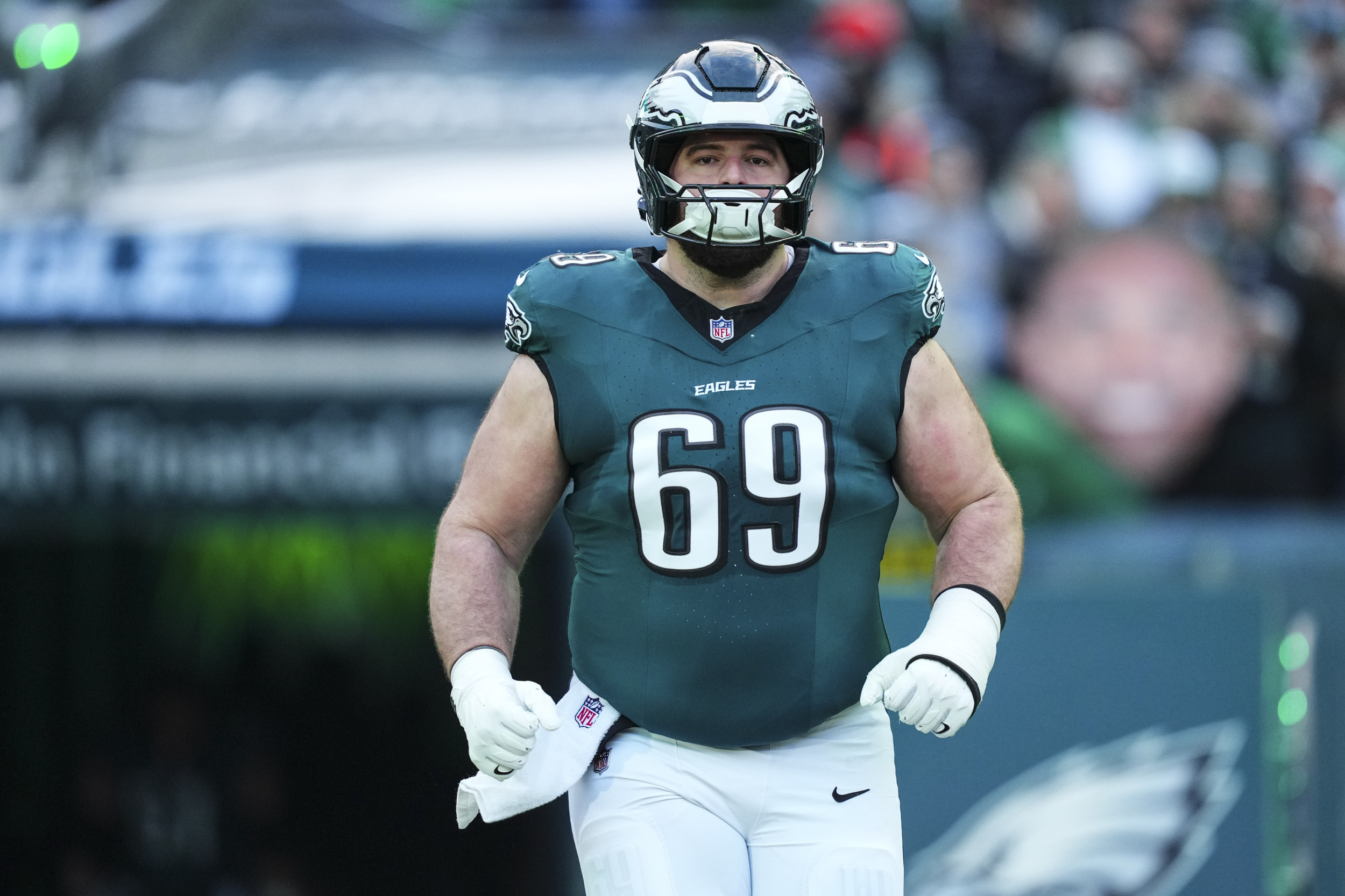 Eagles Put Injured Cam Jurgens in After Landon Dickerson Gets Hurt