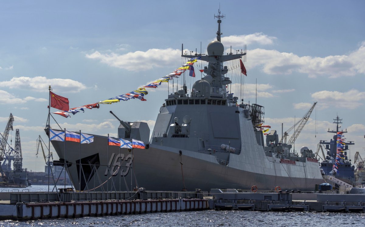 Chinese Warship Visits Russia