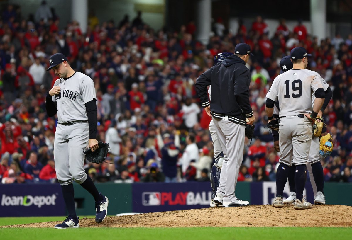 Yankees' Free Agent Signs With NL Central Team: Reports