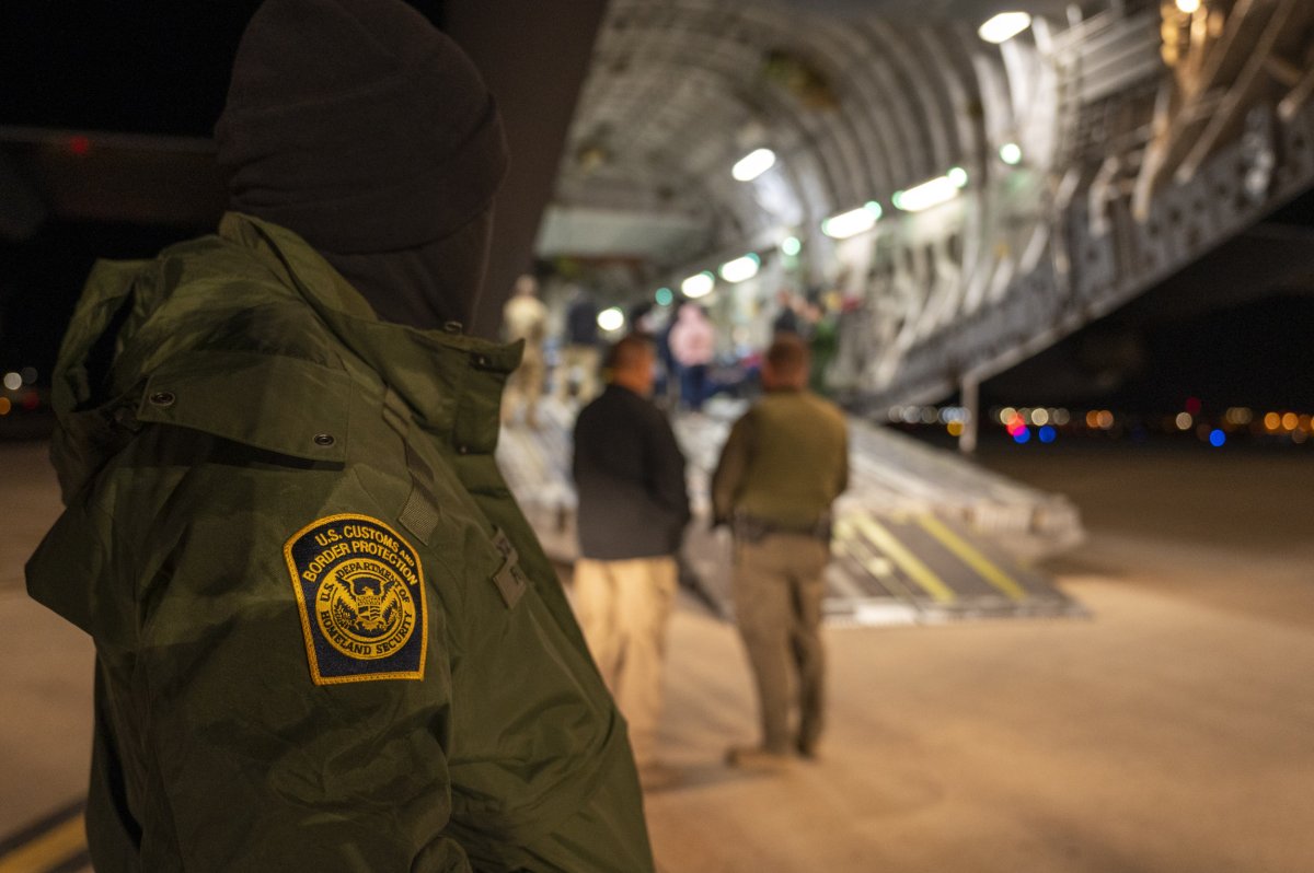 Vuelo de deportación militar de EE.UU.