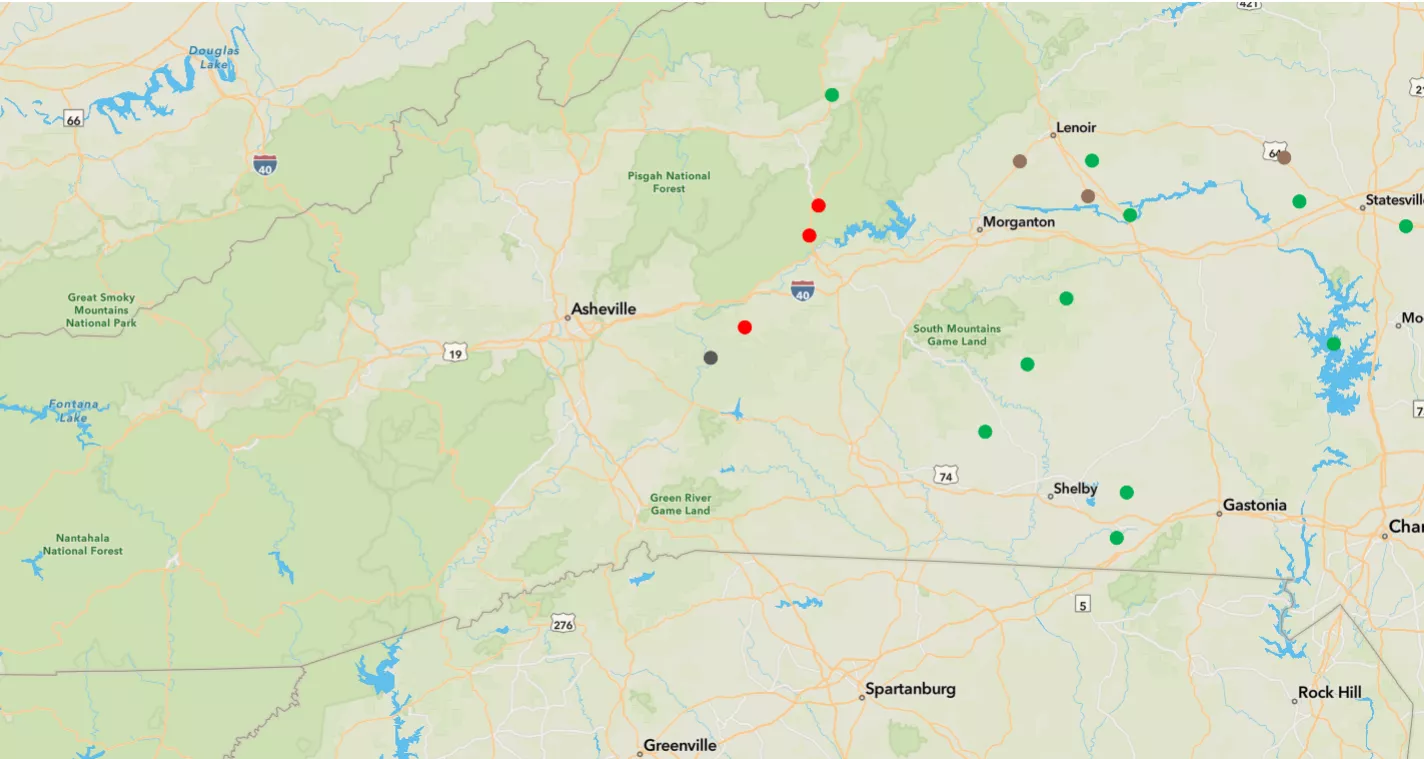 https://d.newsweek.com/en/full/2576918/north-carolina-wildfires-map.webp