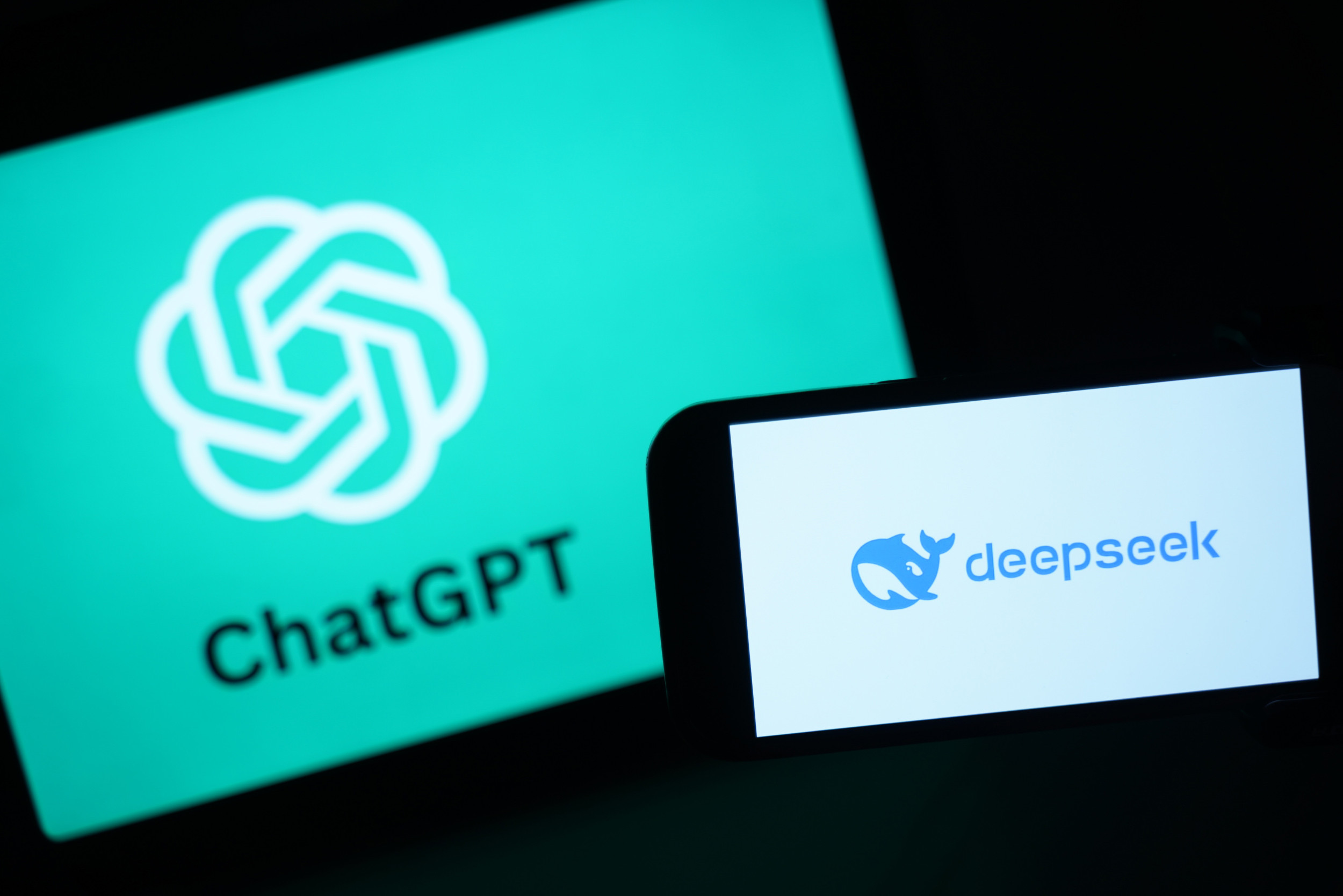 deepseek-chatgpt.jpg