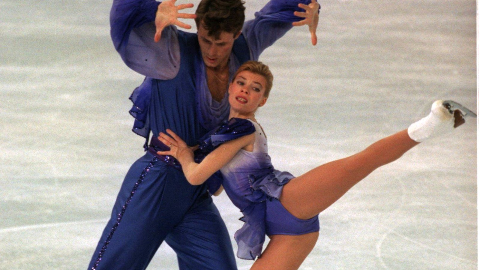 Who Are Vadim Naumov and Evgenia Shishkova? Figure Skaters in DC Plane Crash - Newsweek