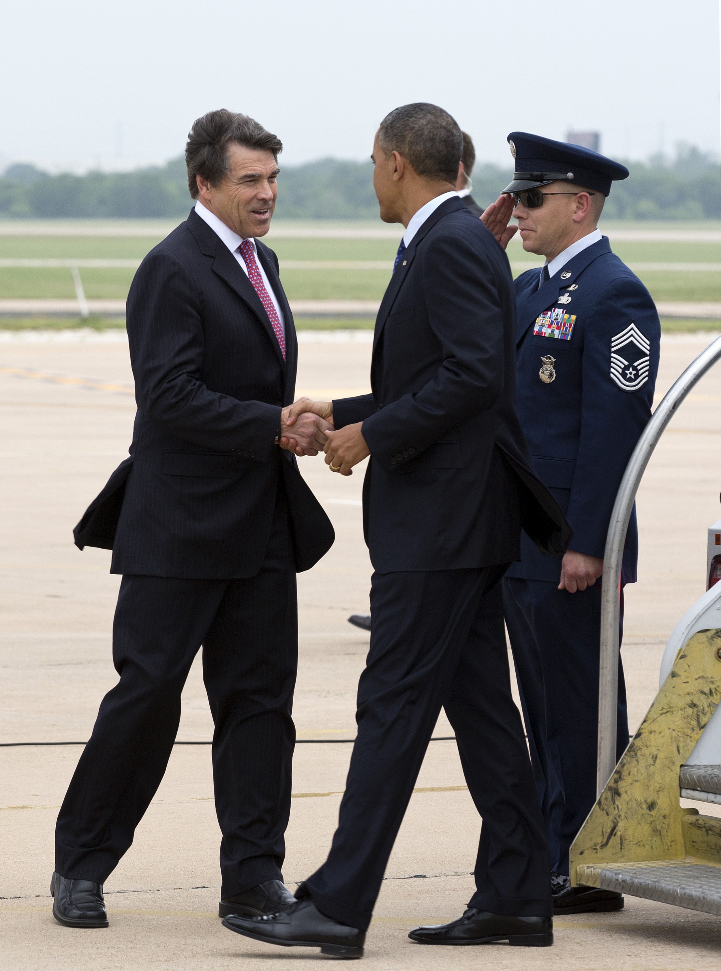 ObamaPerryHandshake2013 ObamaPerryHandshake2013