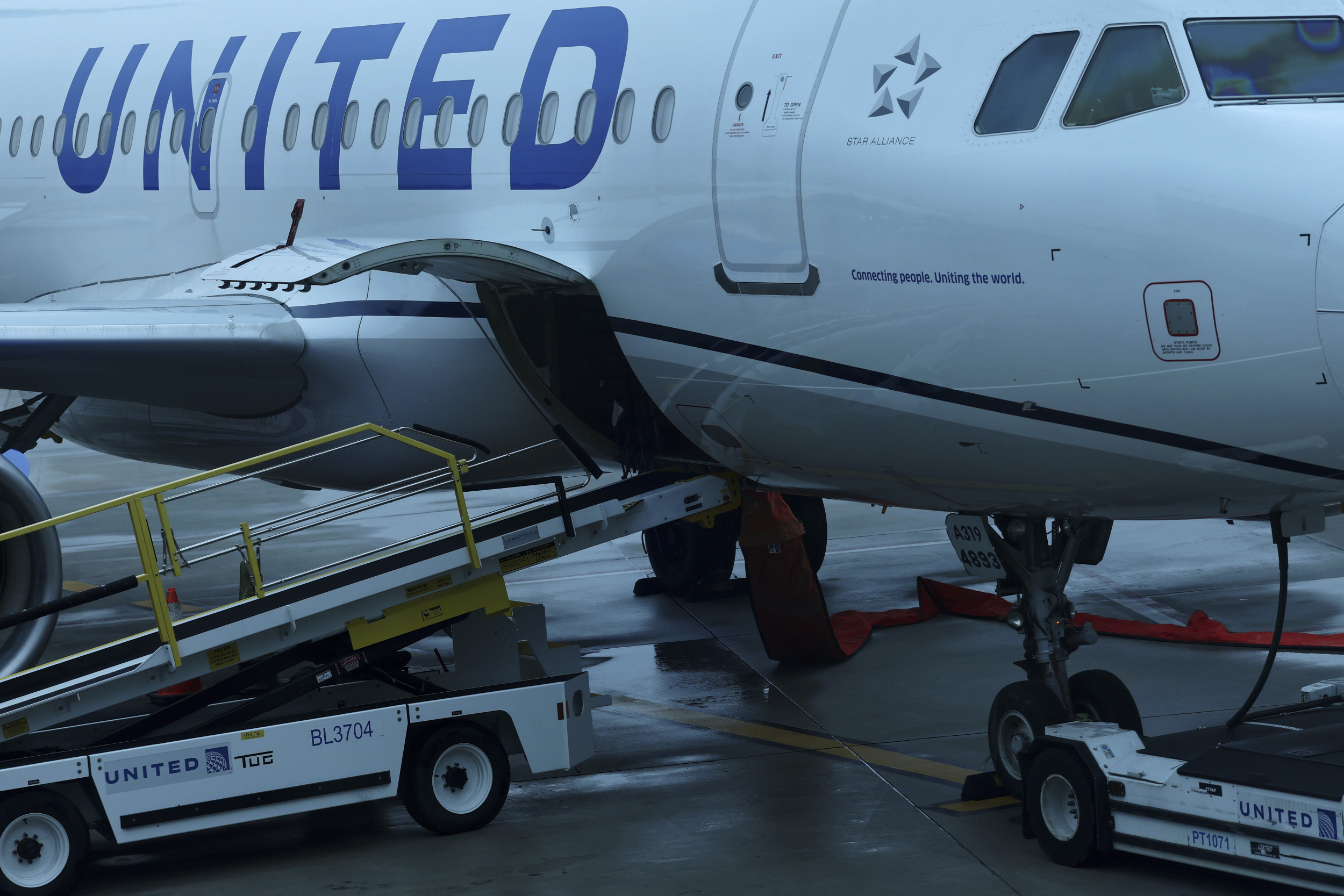 United Airlines Flight Evacuated Over Engine Issue: Its on Fire