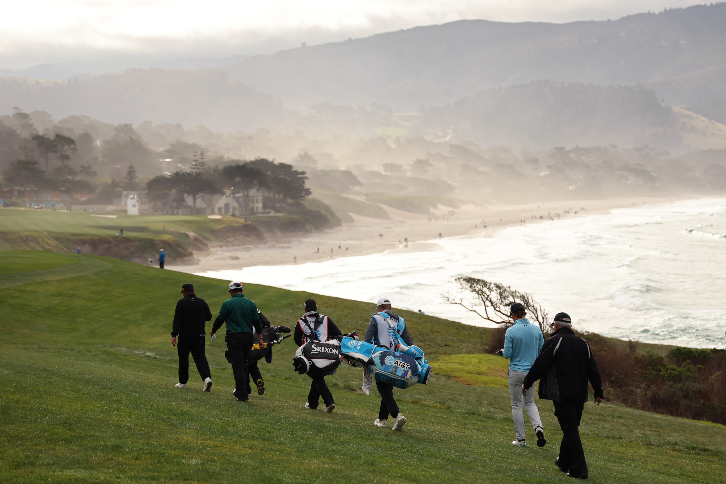 PEBBLE BEACH GOLF LINKS トレーナー（147 Photos & High Res
