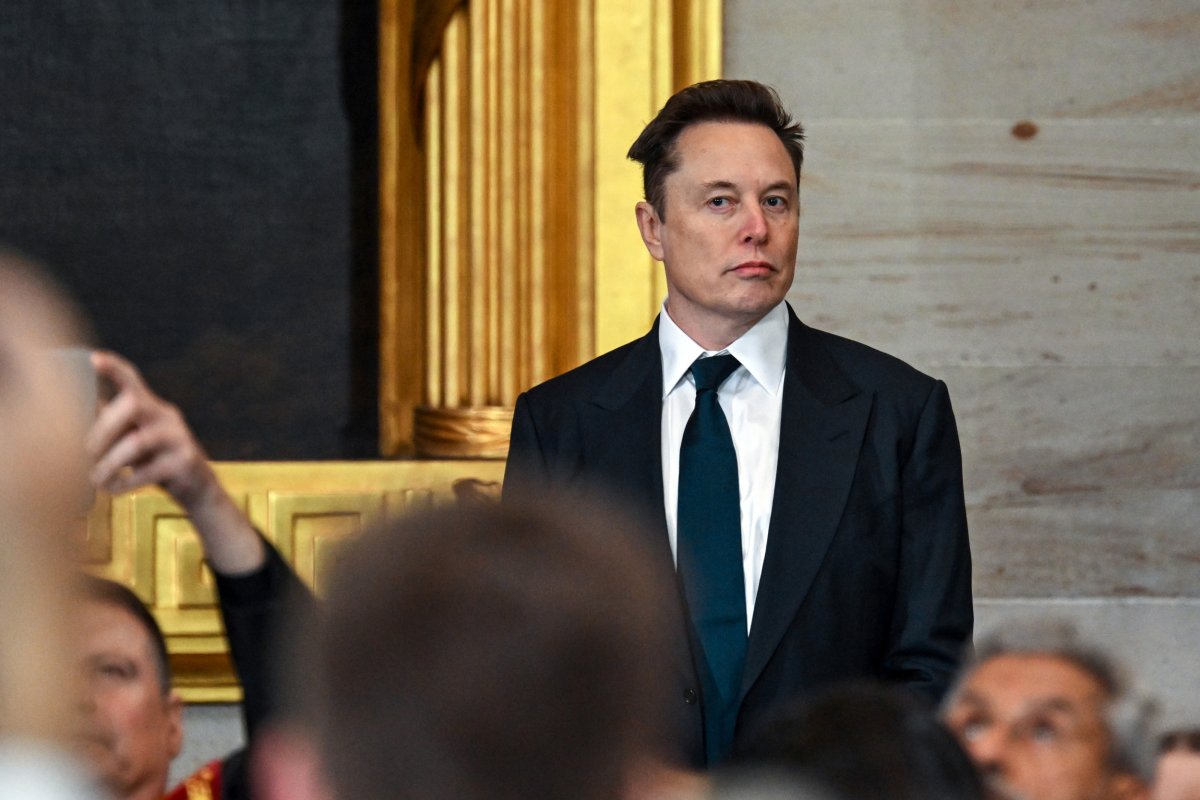 Elon Musk arrives at the inauguration 