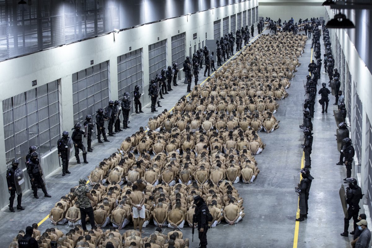 Centros penitenciarios CECOT de El Salvador