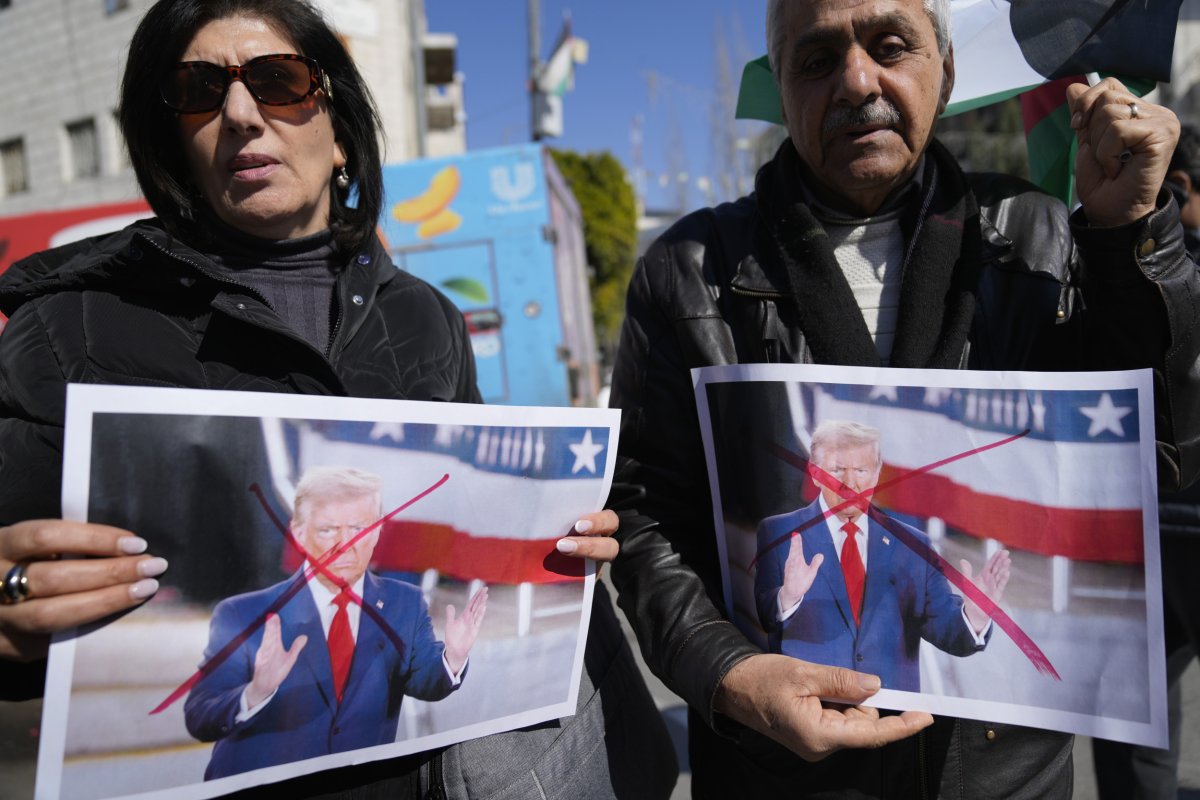 Palestinians protest Trump