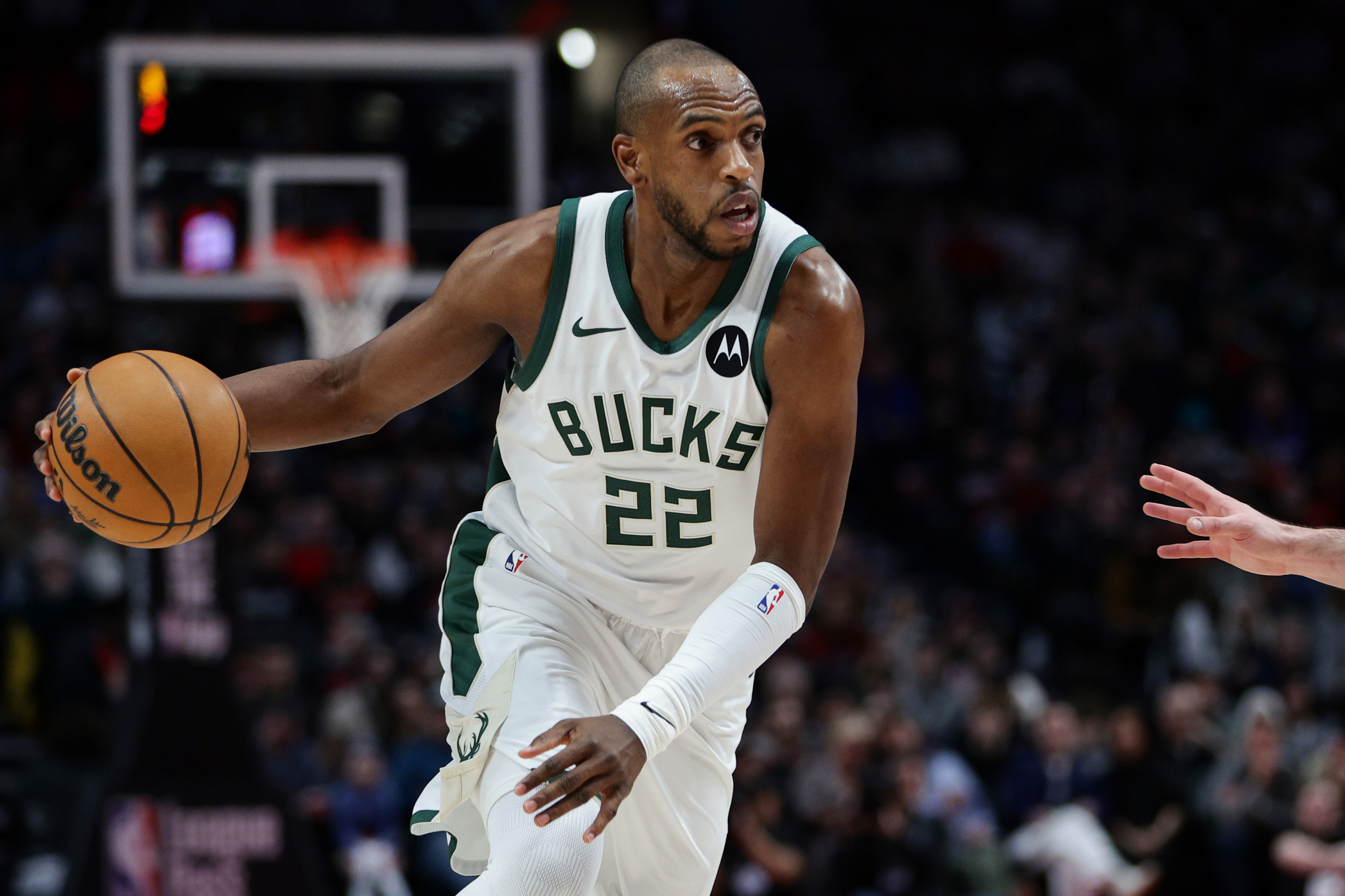 Khris Middleton vs. Kyle Kuzma: Latest Stats Compared in Wake of NBA Trade