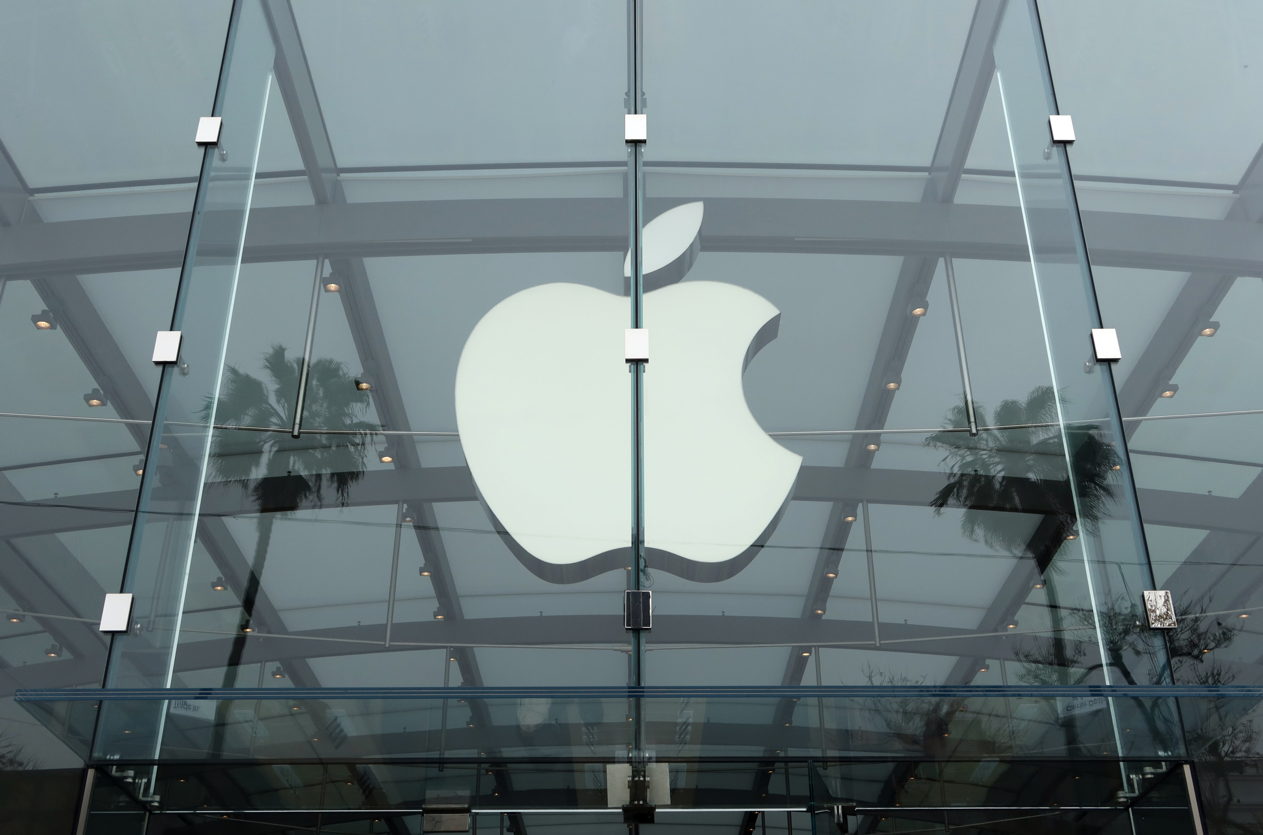 What Is Hot Tub? Apple Comments on First iPhone Porn App - Newsweek