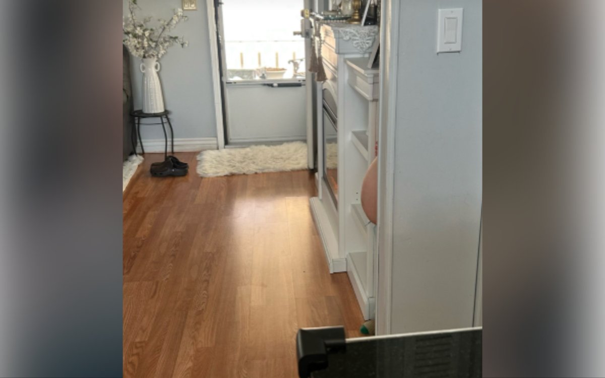 Aunt plays hide and seek with toddler, but one thing gives her away