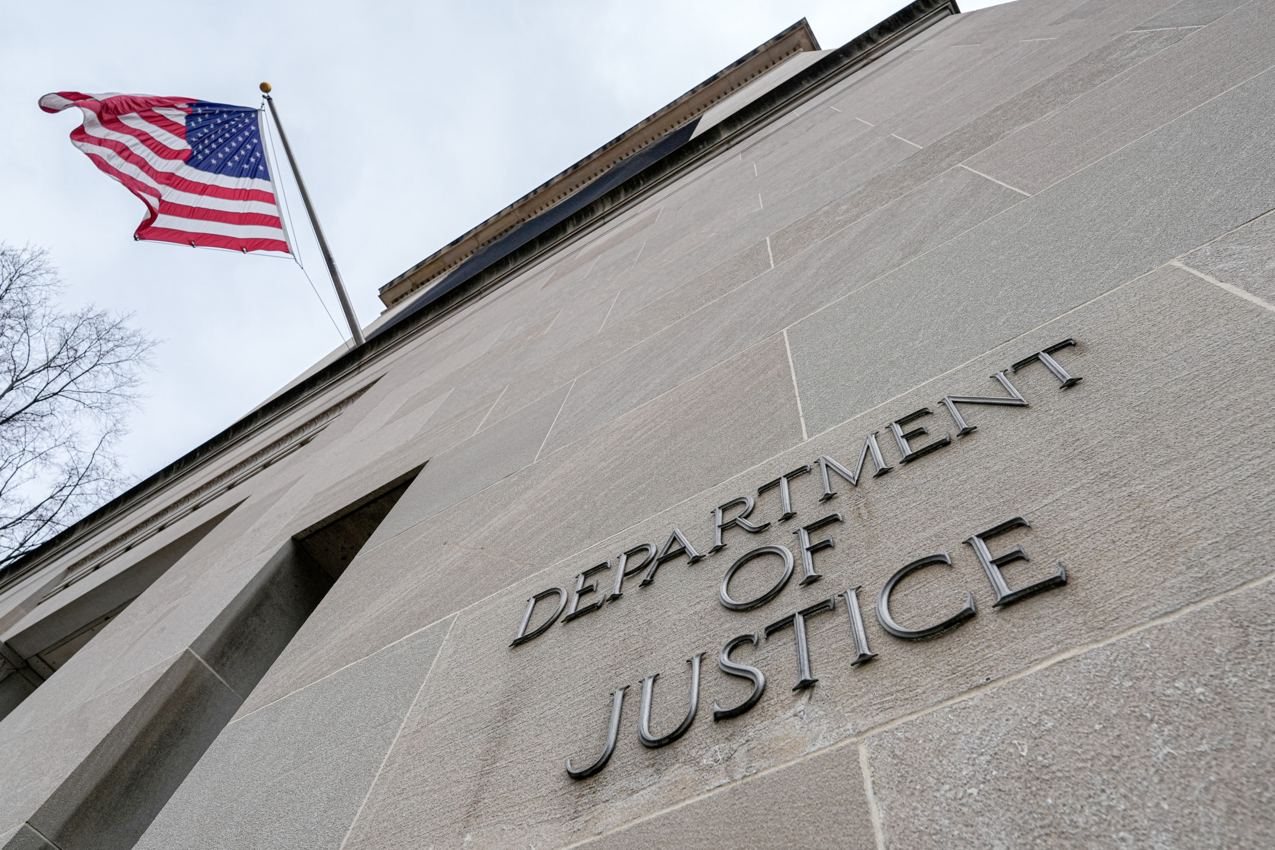 DOJ won't release names of FBI employees involved in Jan. 6 probe—for now