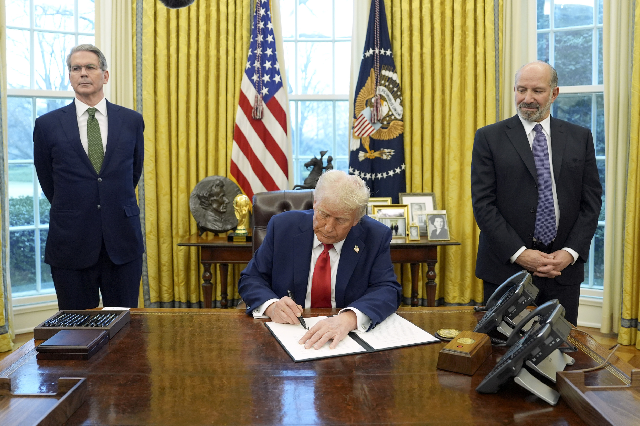 Donald Trumps Deportations Backed by Hispanic New York City Voters