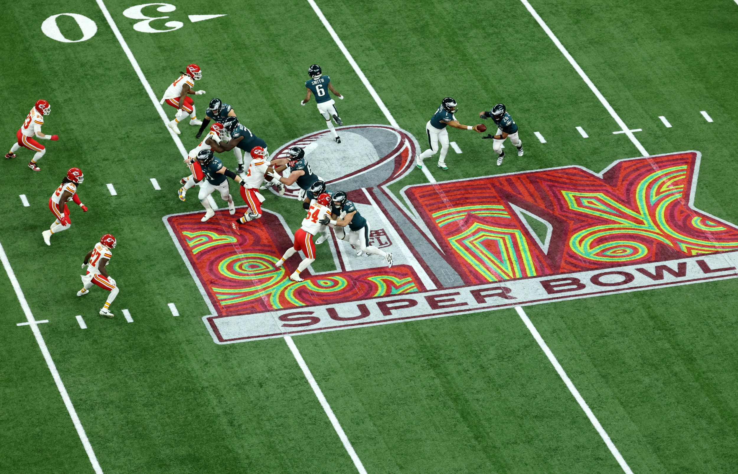 Fans React to Chiefs Already Getting Bailed Out by Refs vs Eagles in Super Bowl