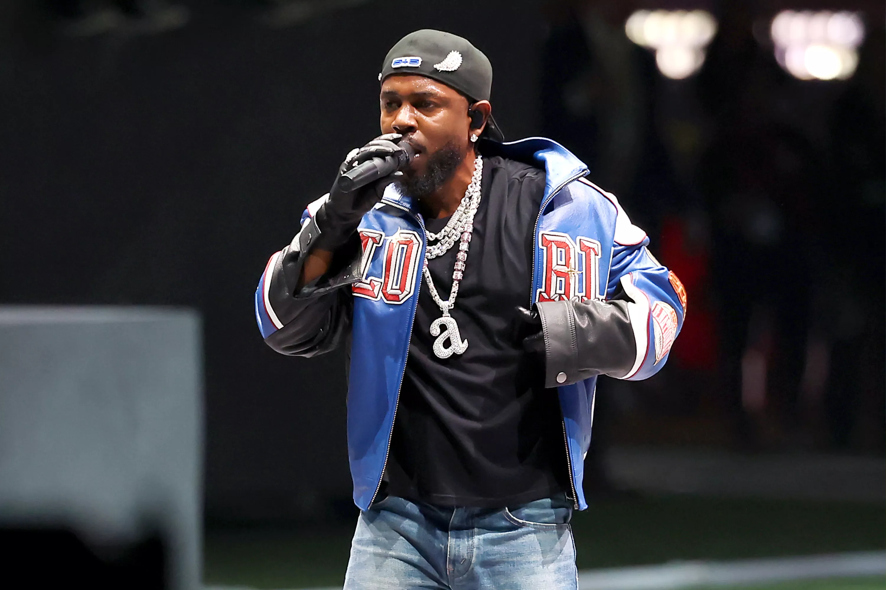 kendrick-lamar-performs-super- 