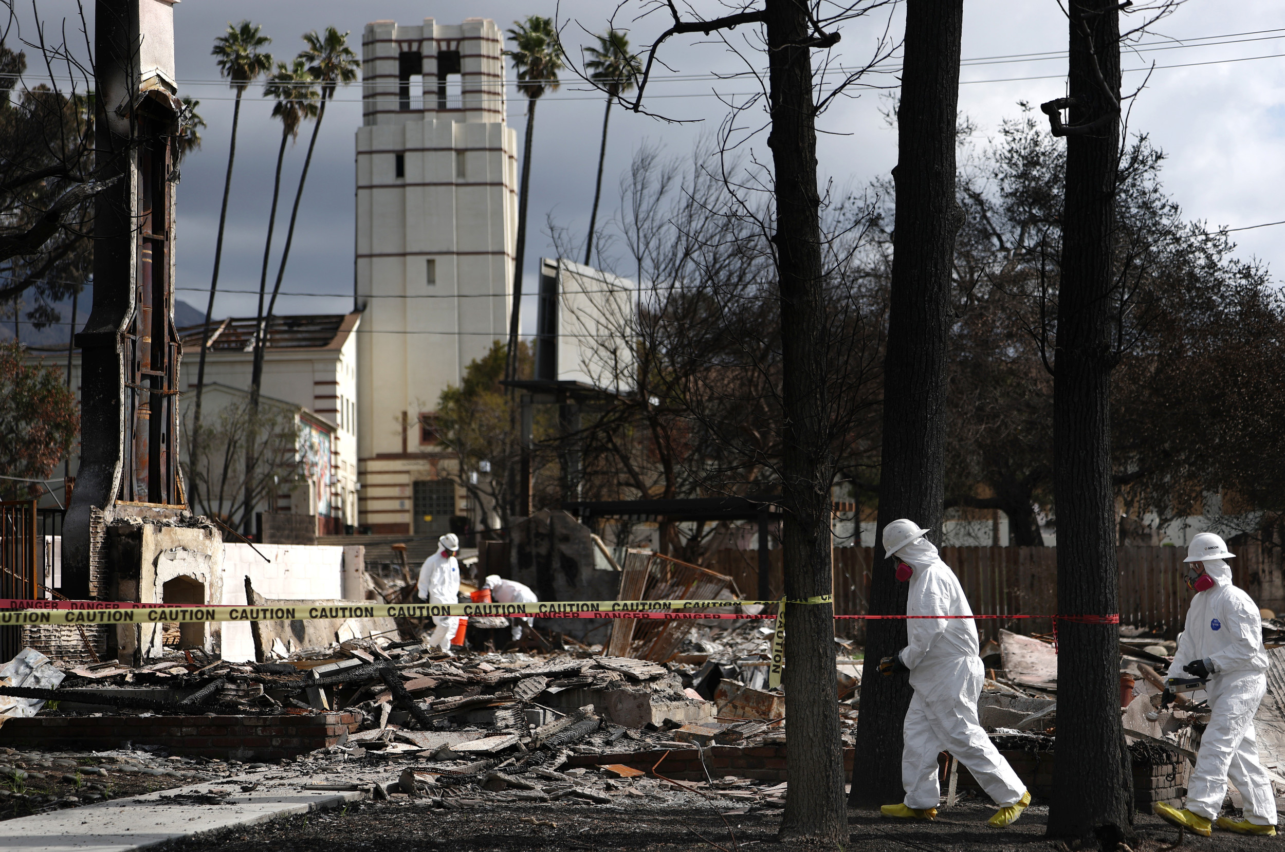 Newsom Floats Potential Timeline to Rebuild LA After Meeting with Trump