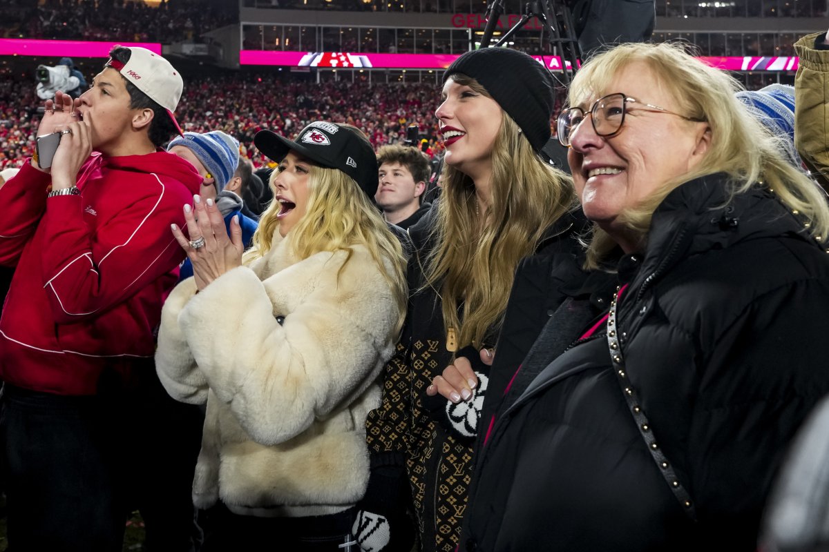 Taylor Swift, Brittany Mahomes, and Donna Kelce