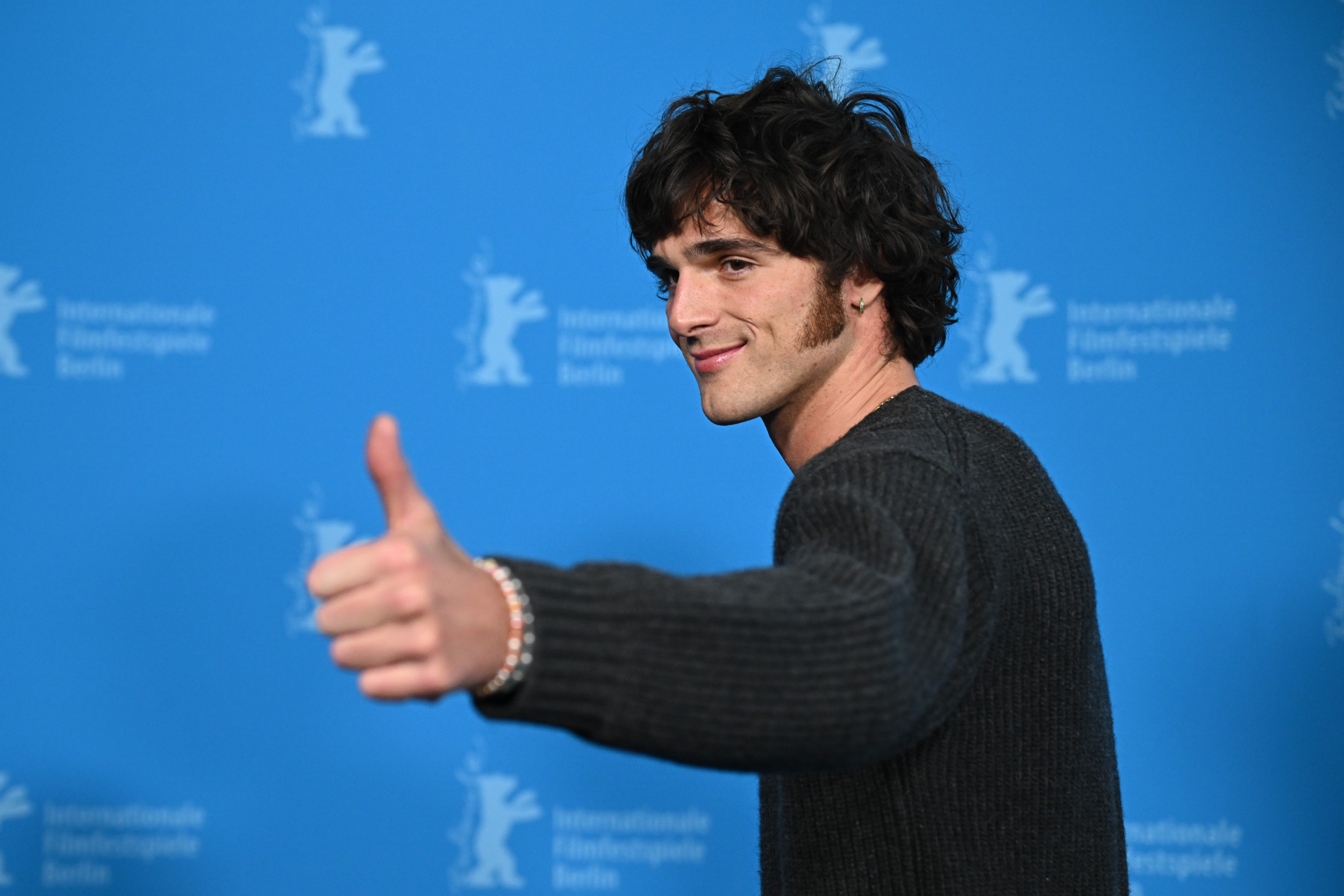 Jacob Elordi Debuts Shocking New Look At Film Festival Newsweek Jacob Elordi