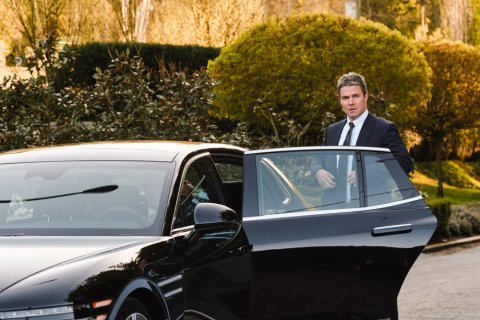 Stephen Amell on Why ‘Suits’ Spinoff is