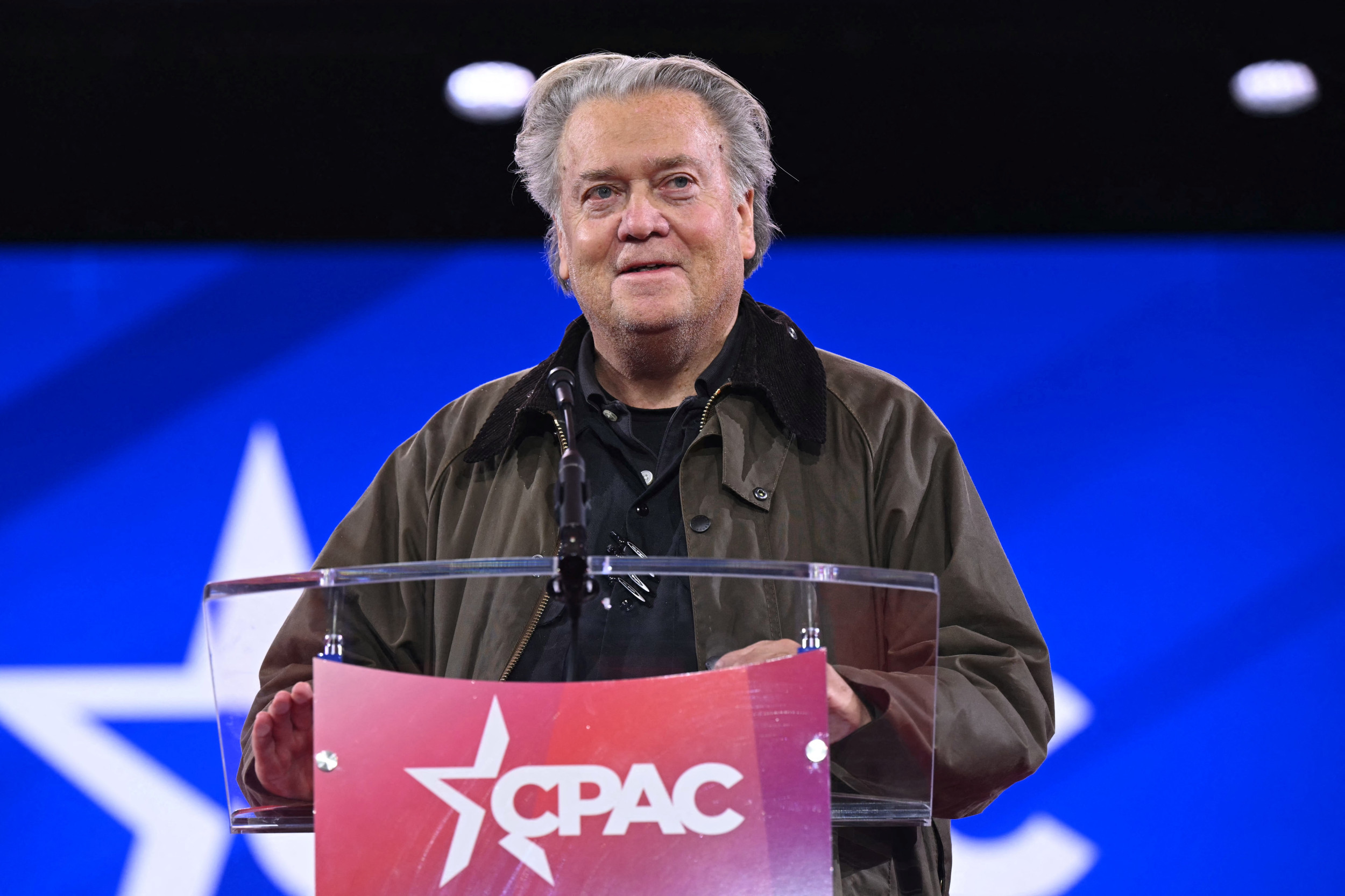 Steve Bannon attacks far-right leader after 'Nazi' salute accusation