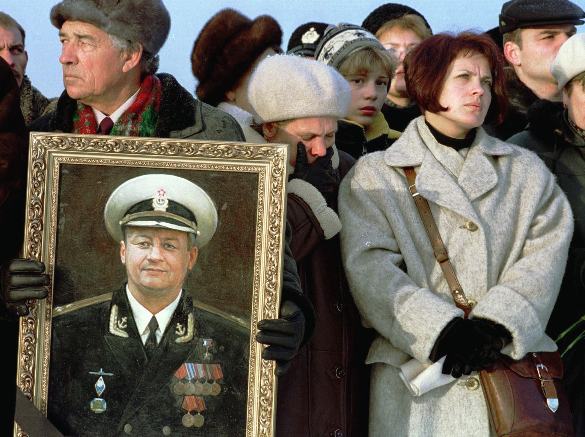 Putin Sacrificed Submariners to Protect Nuclear Secrets, Bill Clinton Says
