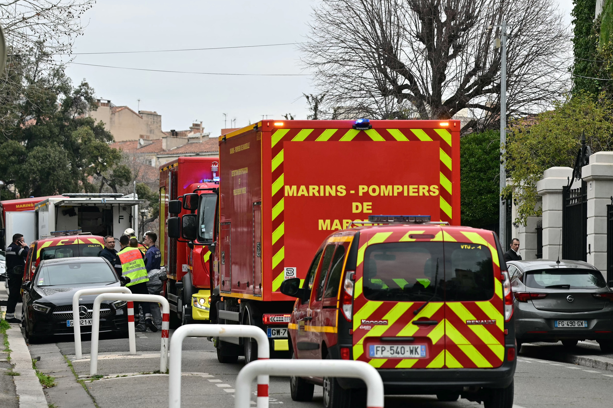 Explosive devices thrown at Russian Consulate in France