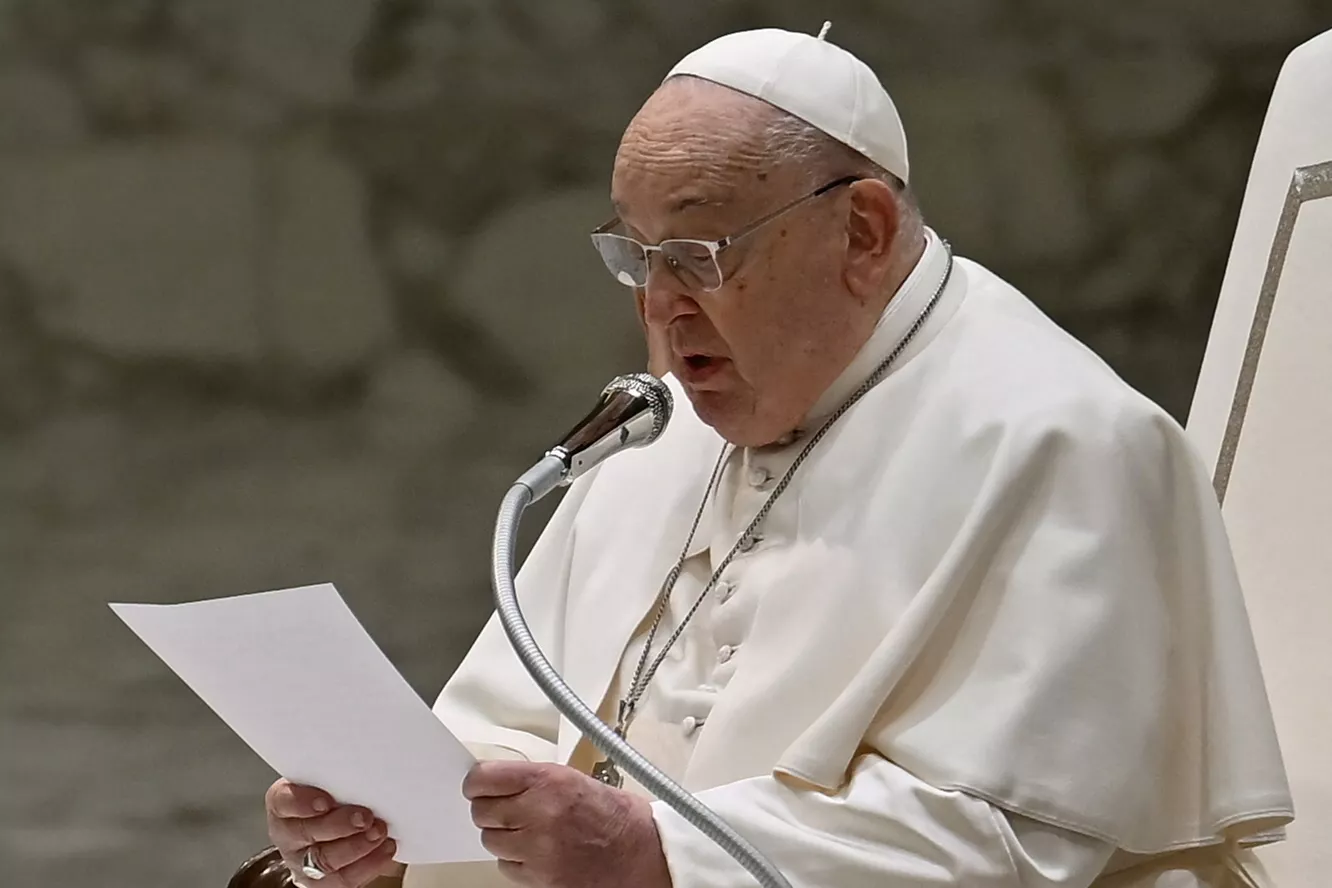 https://d.newsweek.com/en/full/2594406/pope-francis.webp