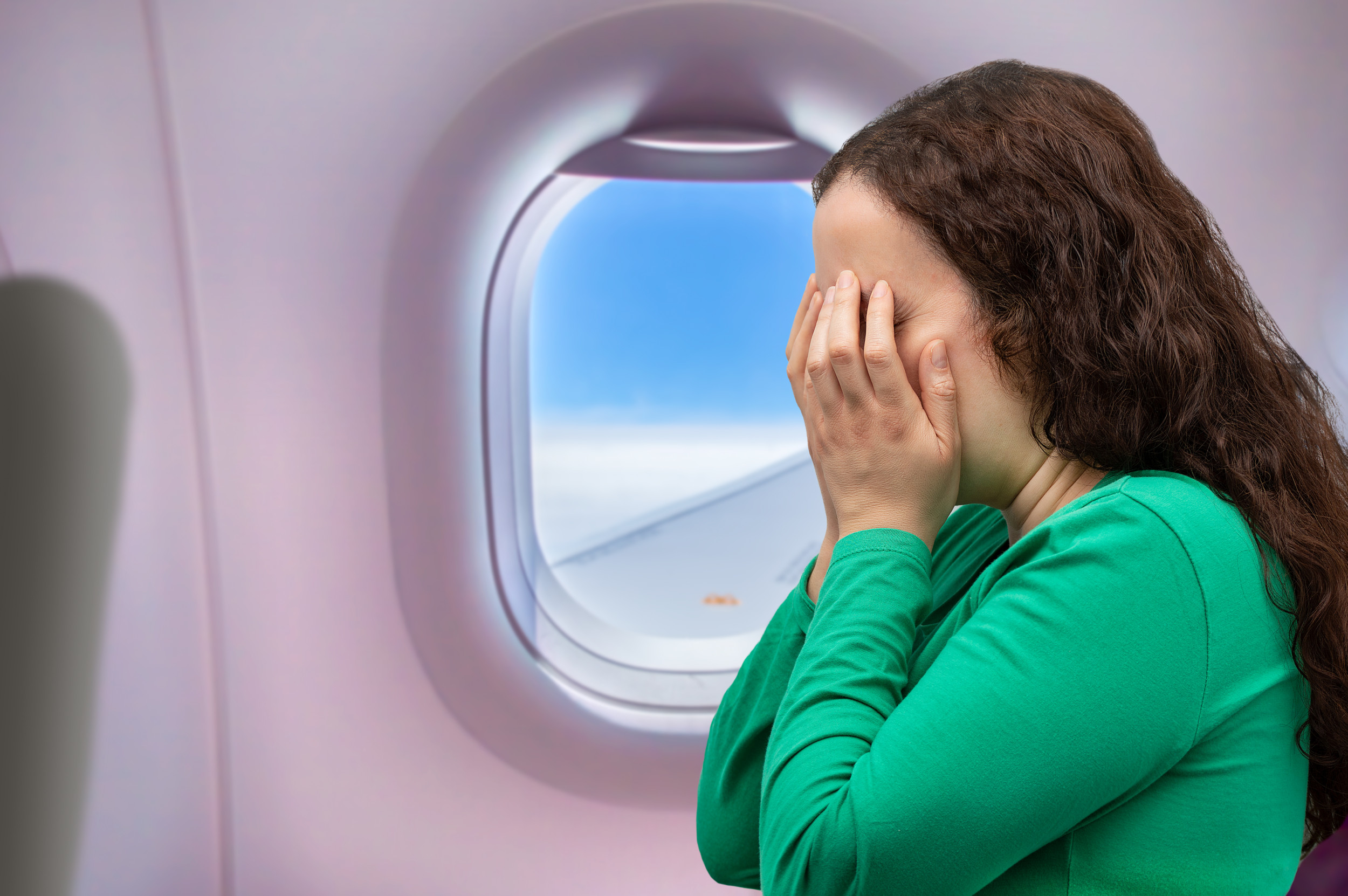 Pilot and Therapist Shares 7 Habits To Help Ease Fear of Flying - Newsweek