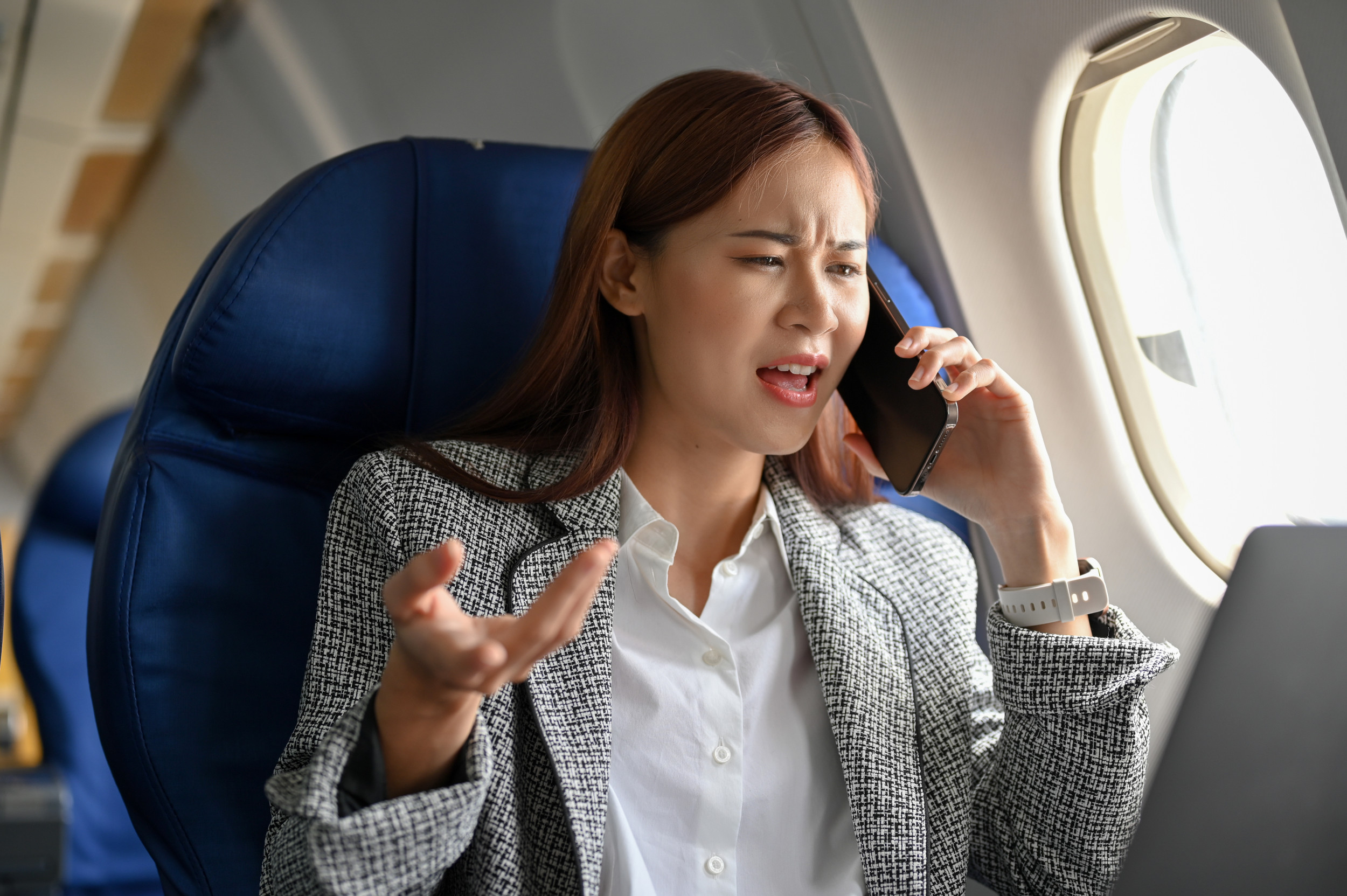 Reason flight is delayed, leaves woman unsure how to explain to dad