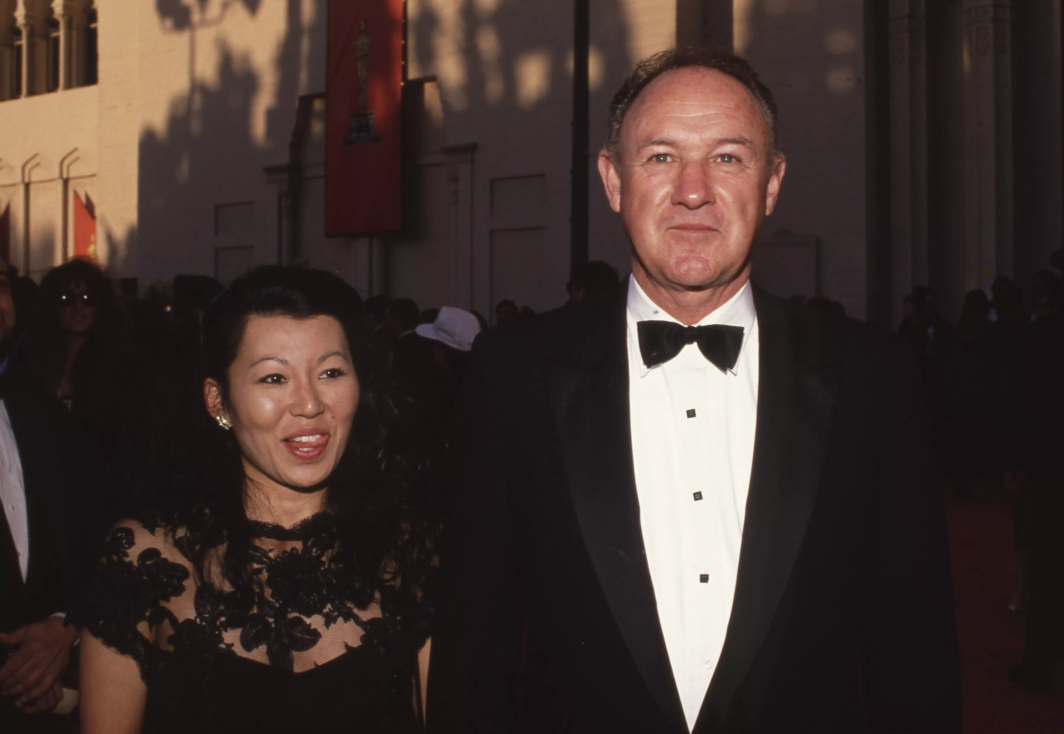 Сделать фото с артистами Gene Hackman and his wife Betsy Arakawa tested negative for carbon monoxide afte