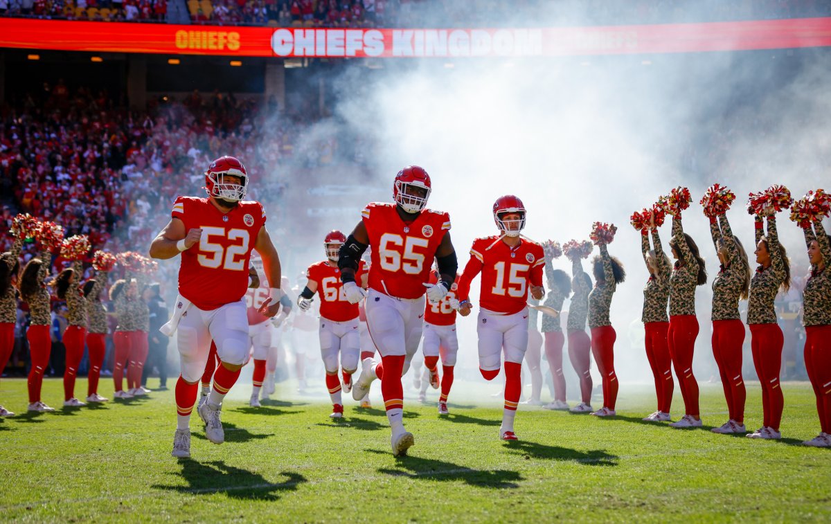 Patrick Mahomes Reacts After Chiefs Announce Franchise Tag For Star Guard - Newsweek