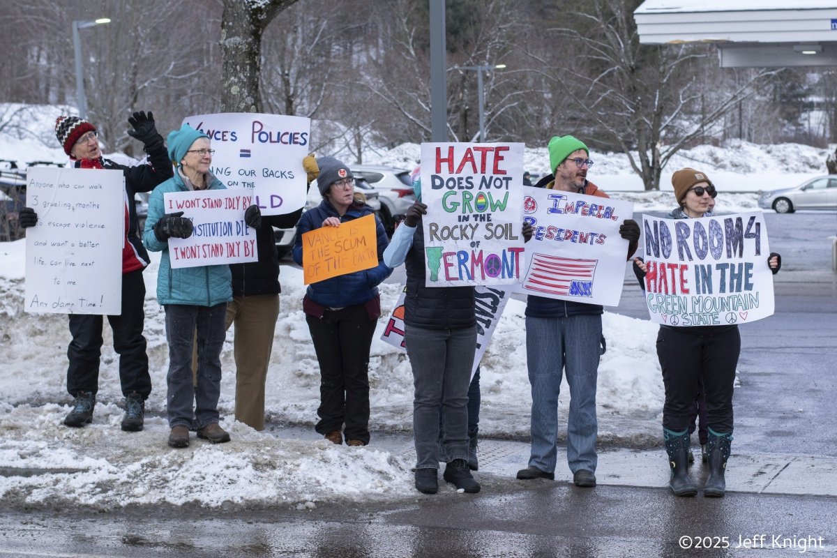 JD Vance Accosted While Skiing in Vermont - Newsweek