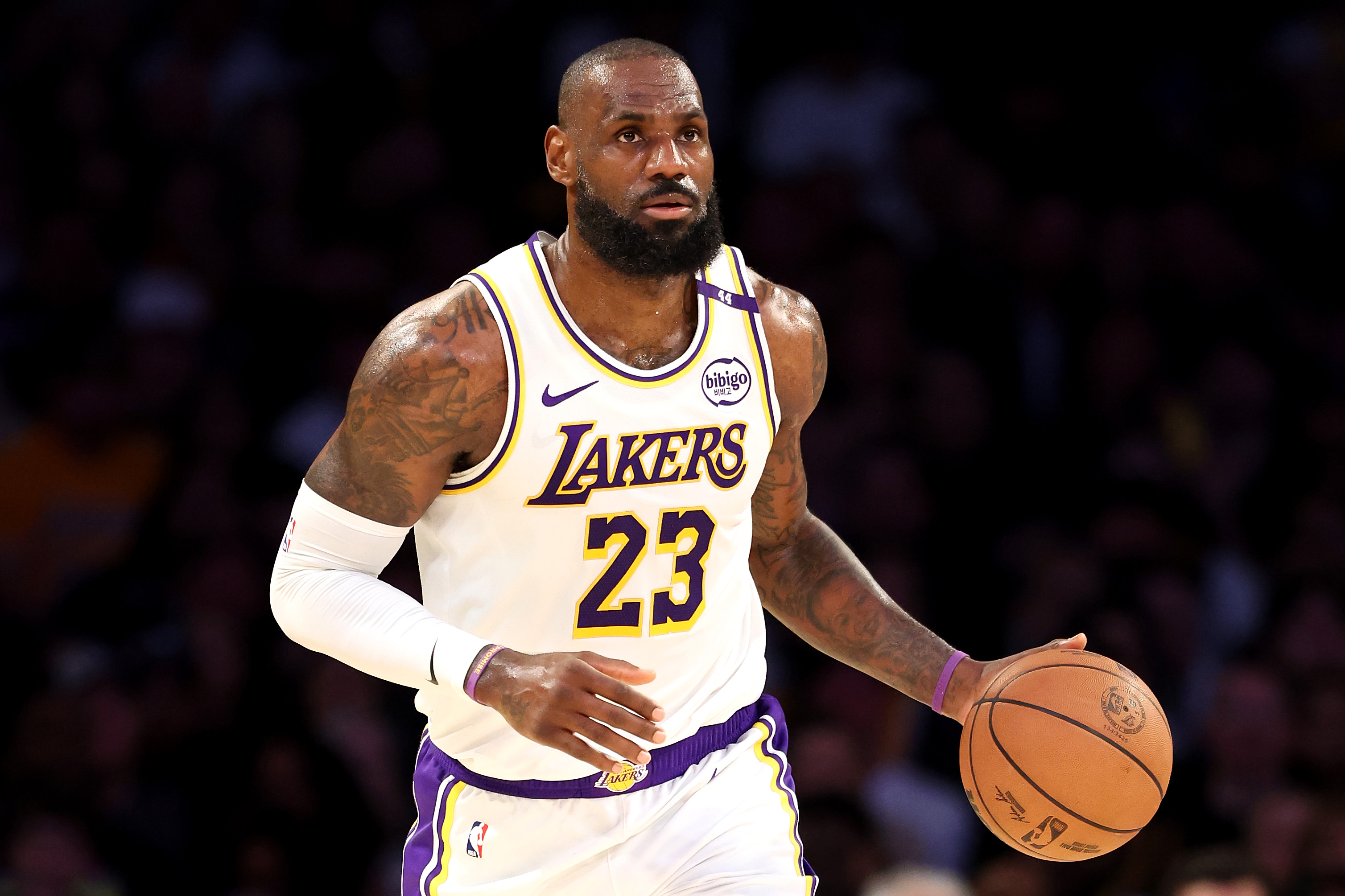 Lakers' LeBron James Makes NBA History as First to Reach 50K Points