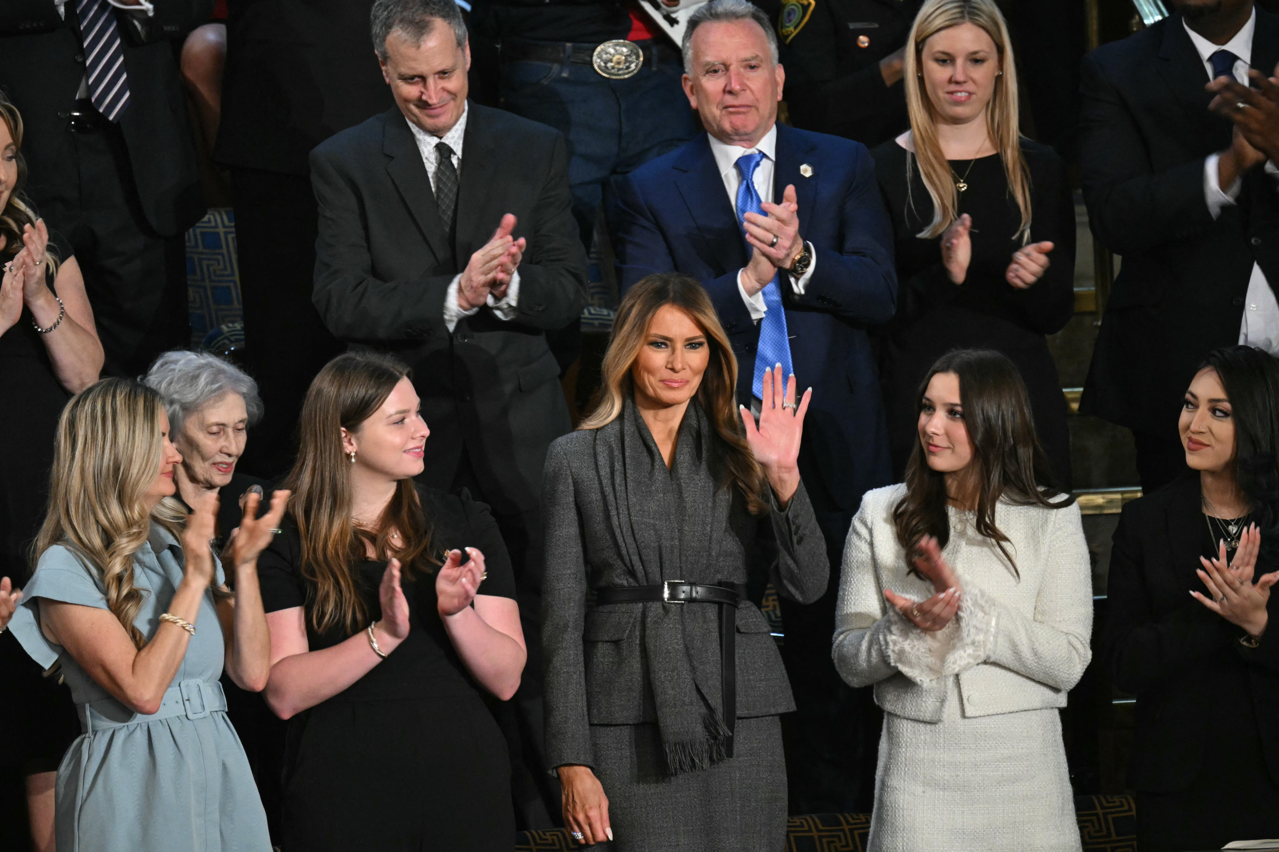 Melania Trumps Reaction to Donald Trumps Congress Speech Goes Viral