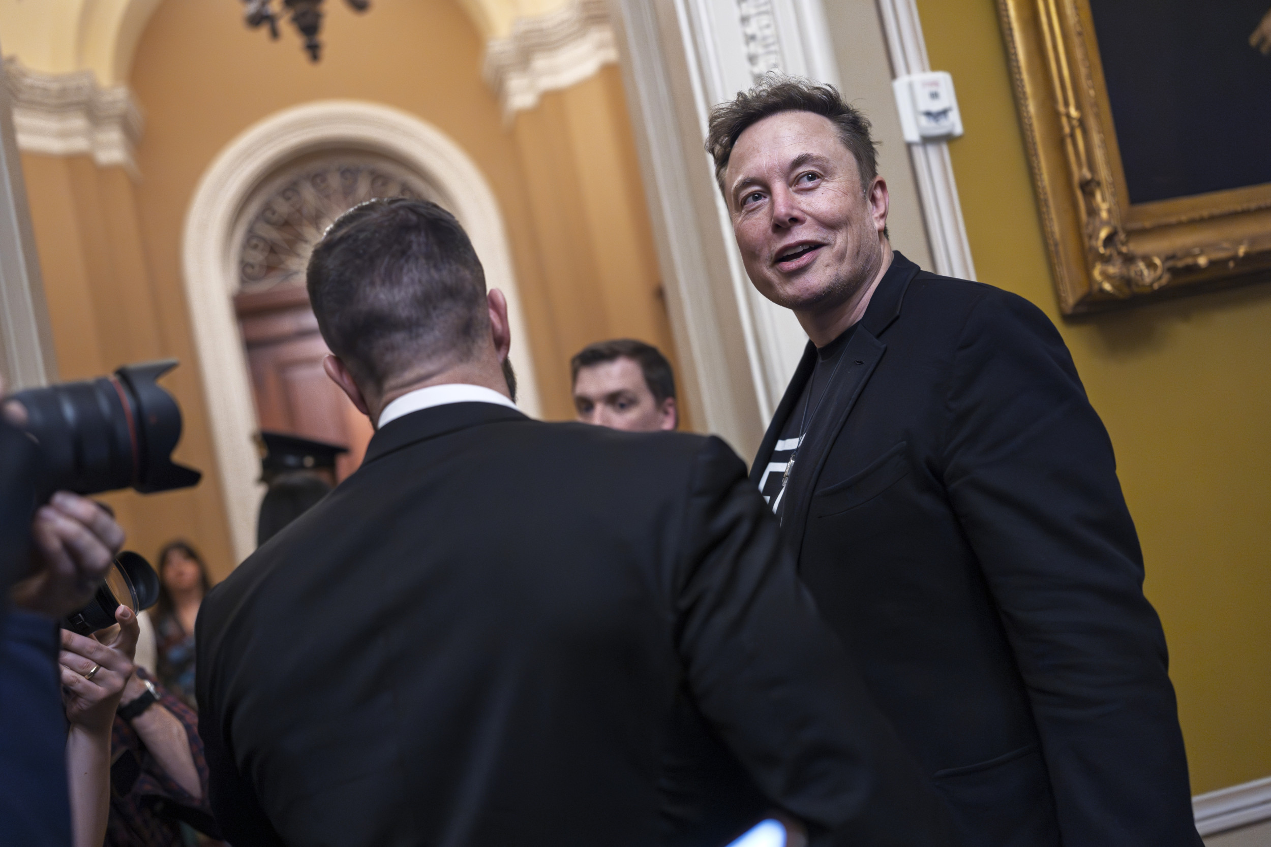 Republicans try to rein in Elon Musk