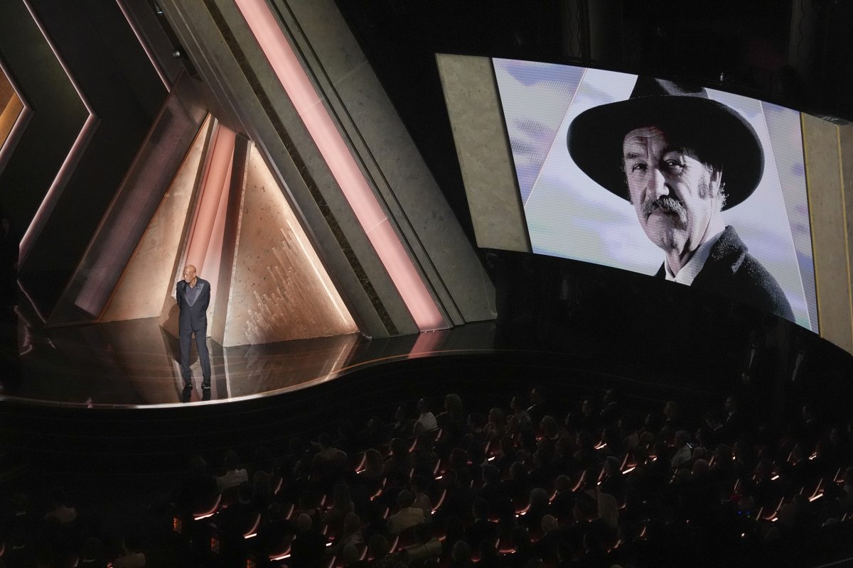 Morgan Freeman honors Gene Hackman at Oscars 