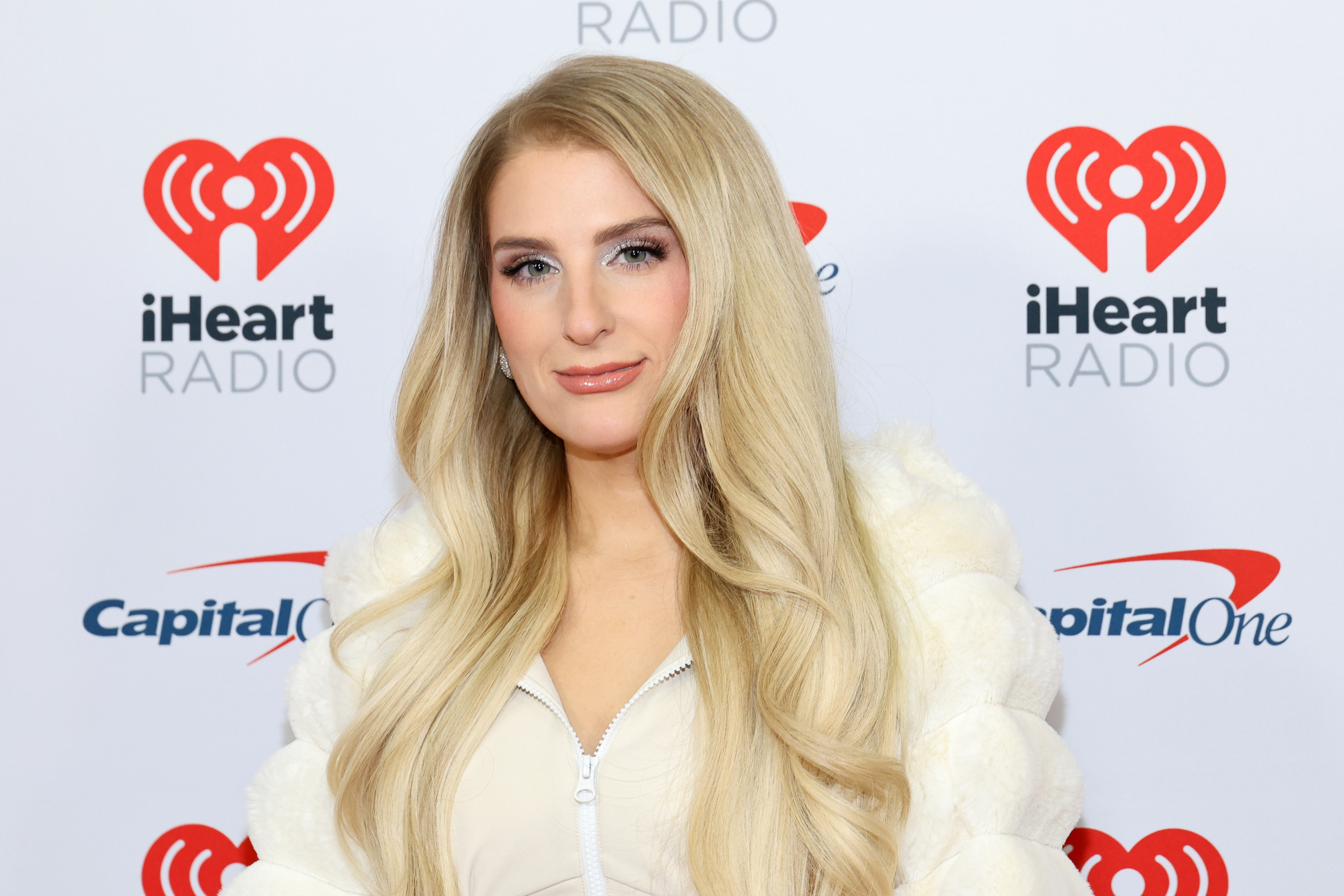 Meghan Trainorは、主要な身体の修正をデビューします