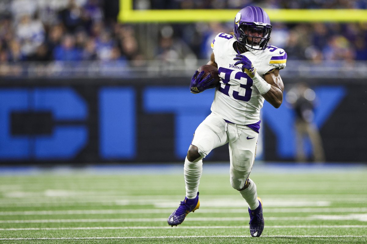 Aaron Jones Re-Signing With Vikings Ahead of Free Agency - Newsweek