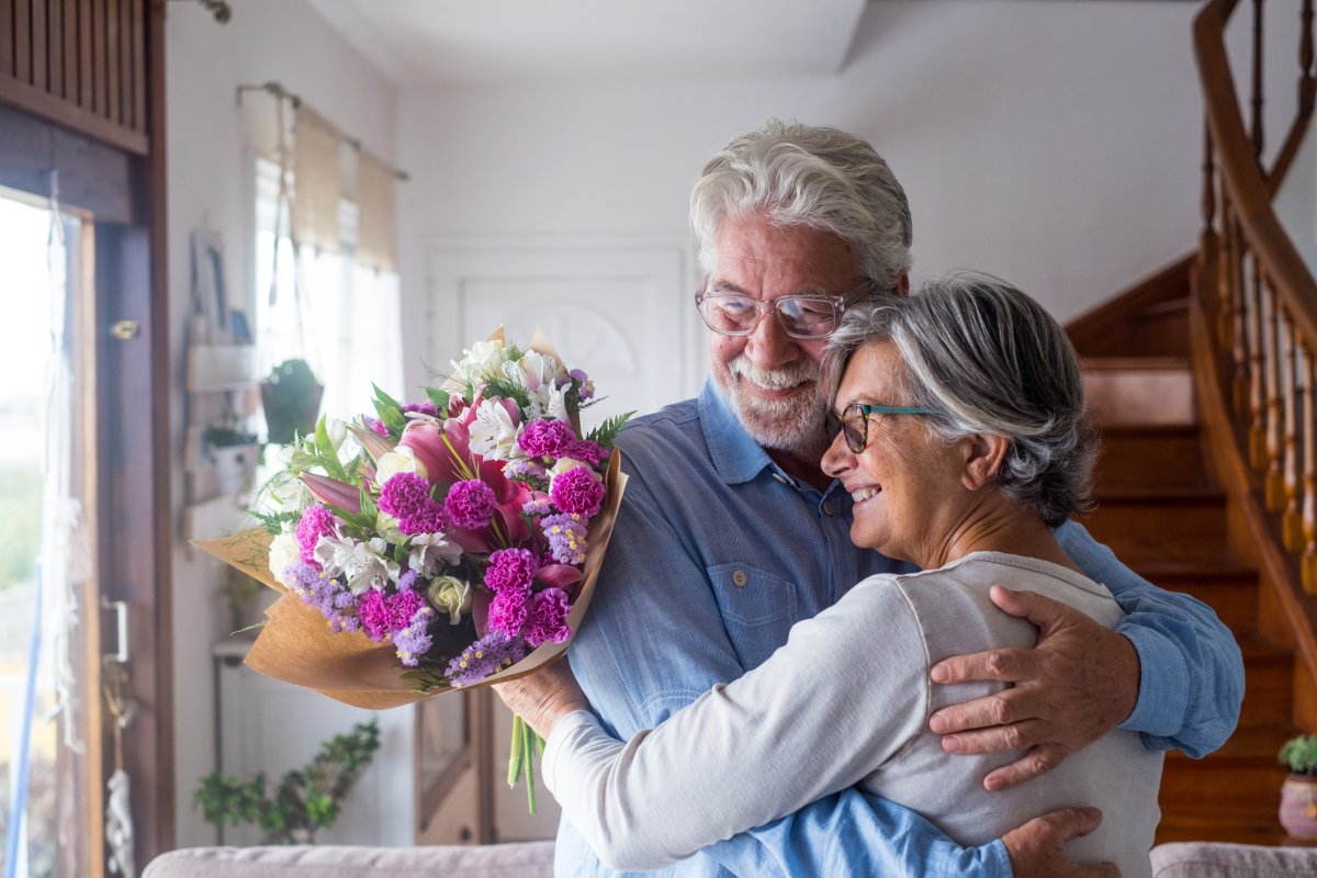 What Husband Has Done for Wife Every Week for 68 Years Melts Hearts 