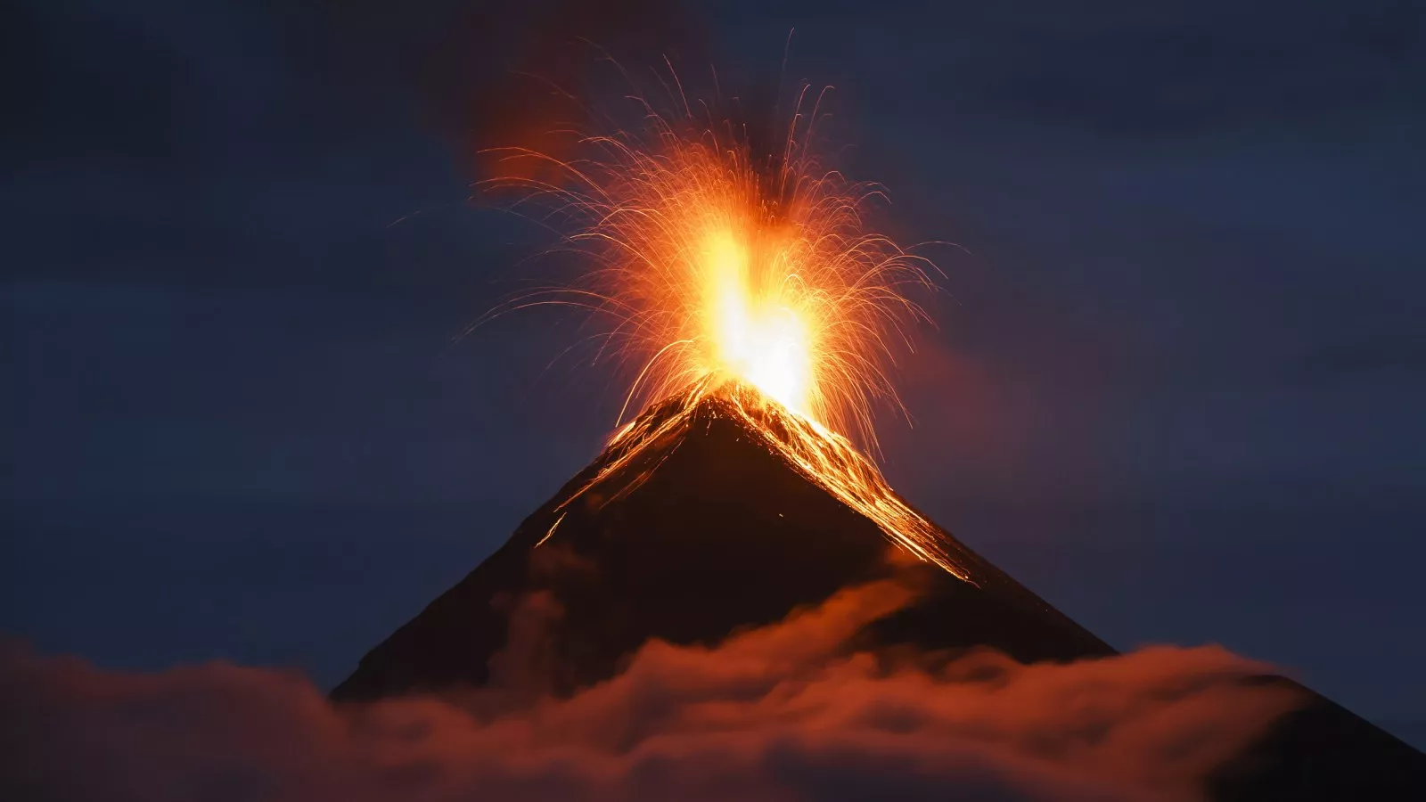 "Hectic" moment hiker is forced to evacuate as volcano erupts goes viral