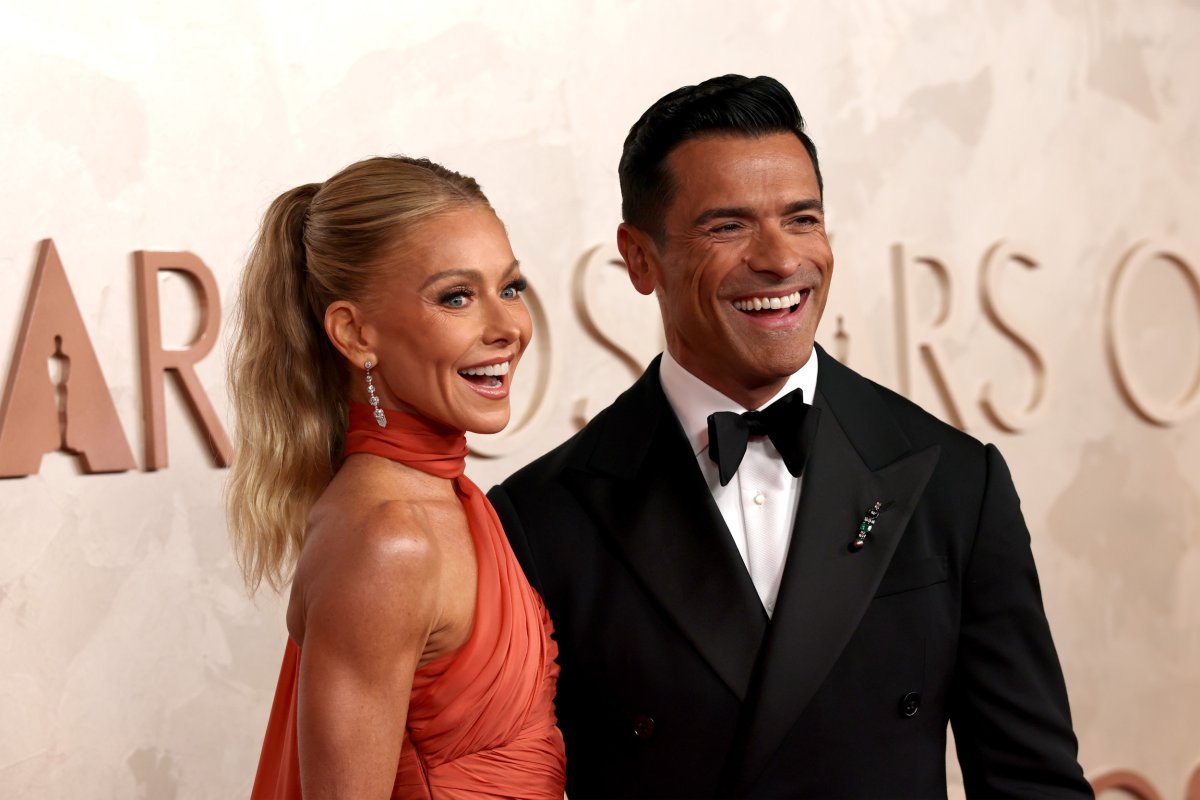 Kelly Ripa and Mark Consuelos