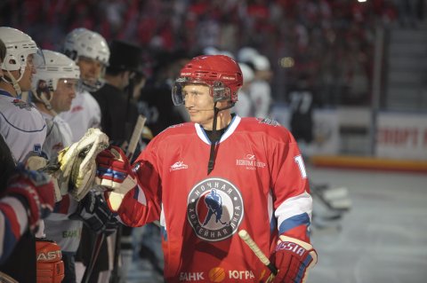 Putin playing ice hockey